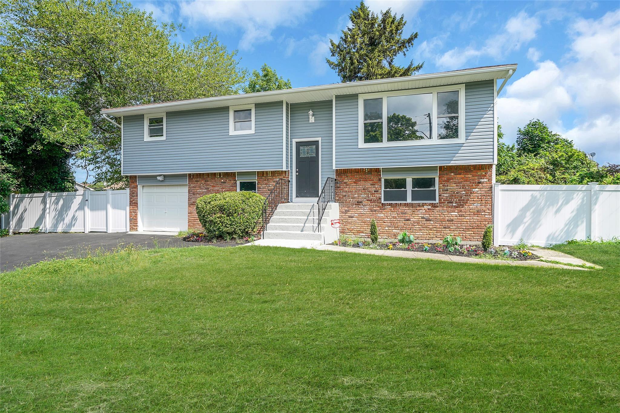 99 Tell Avenue Property Photo 1