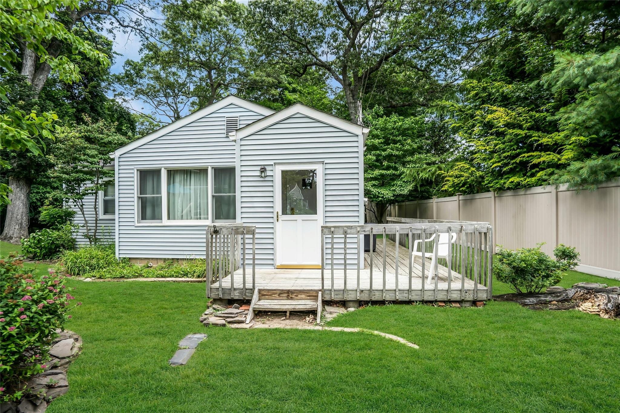 11 Grove Avenue Property Photo 24