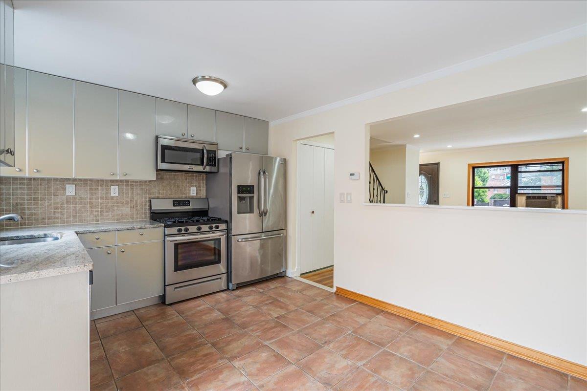 53-26 61st Street Property Photo 10