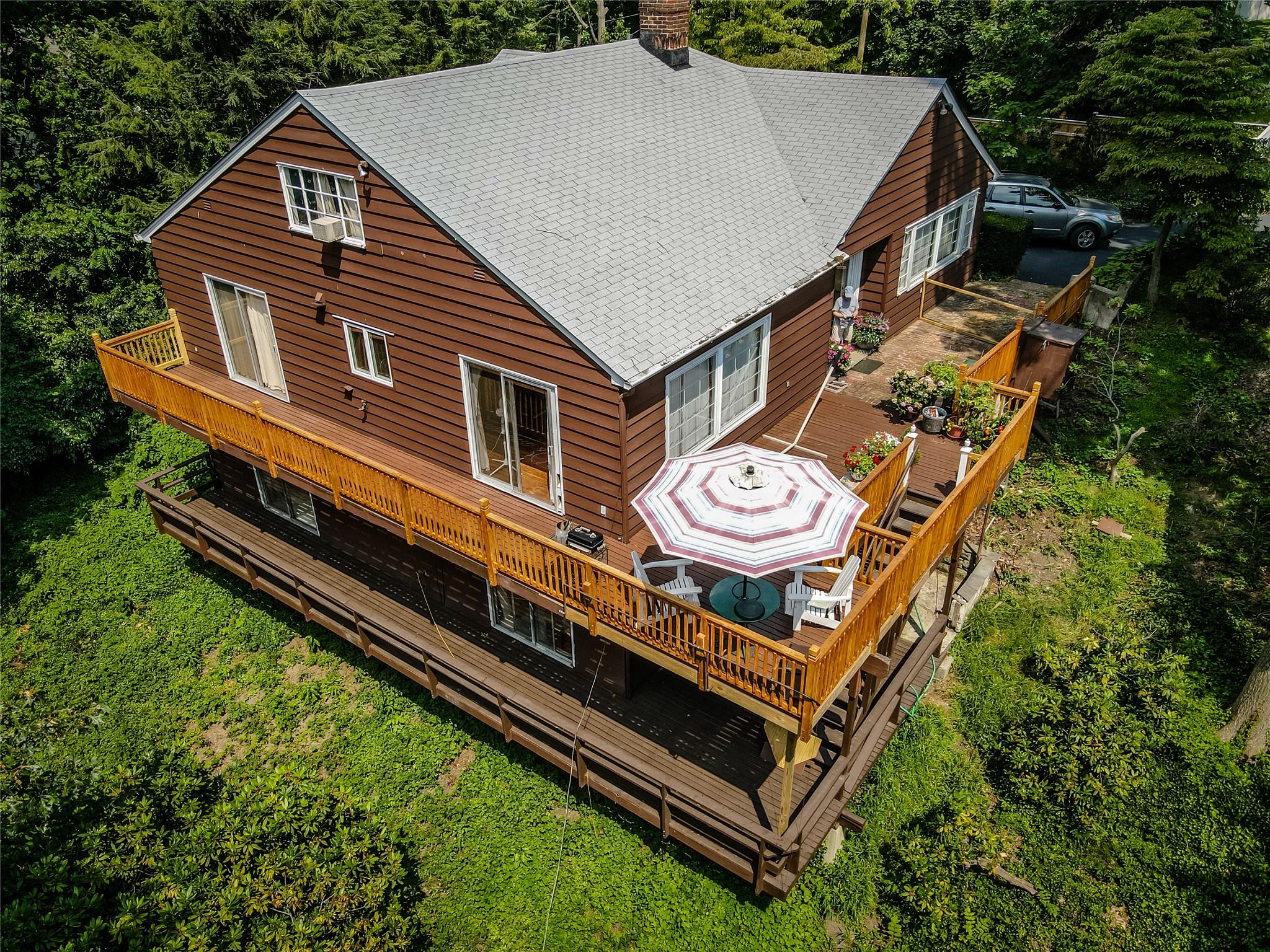 887322 Property Photo 1
