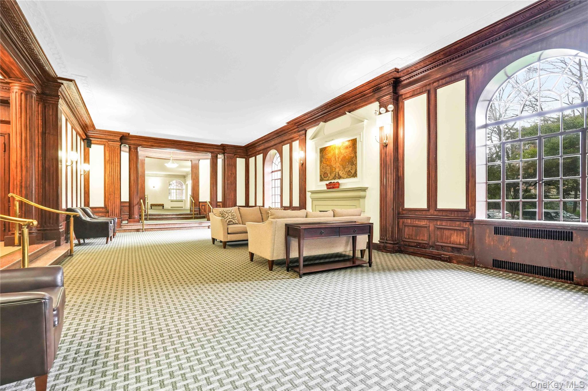 84-51 Beverly Road 5p Property Photo 3
