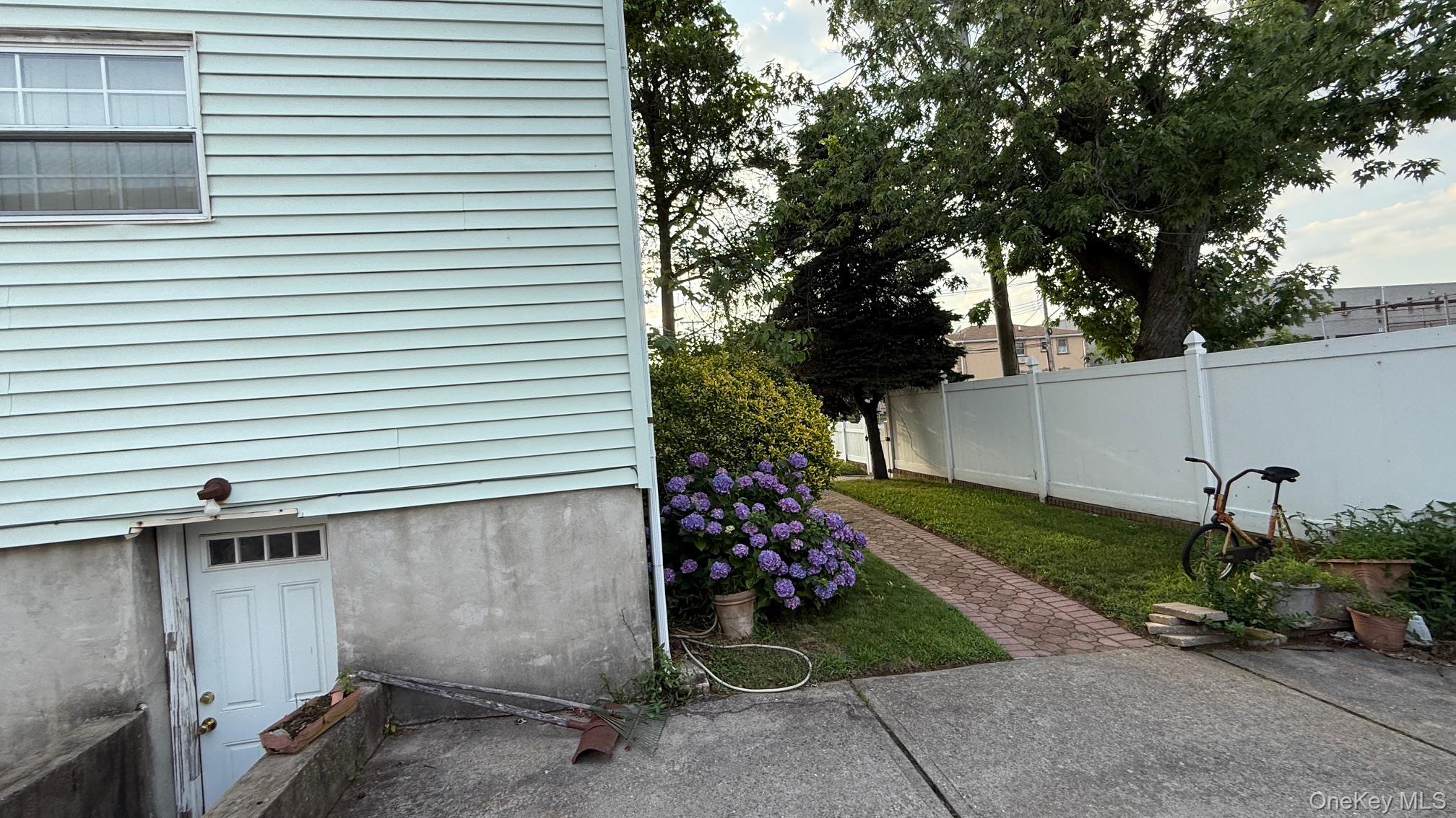 14605 227th Street Property Photo 4