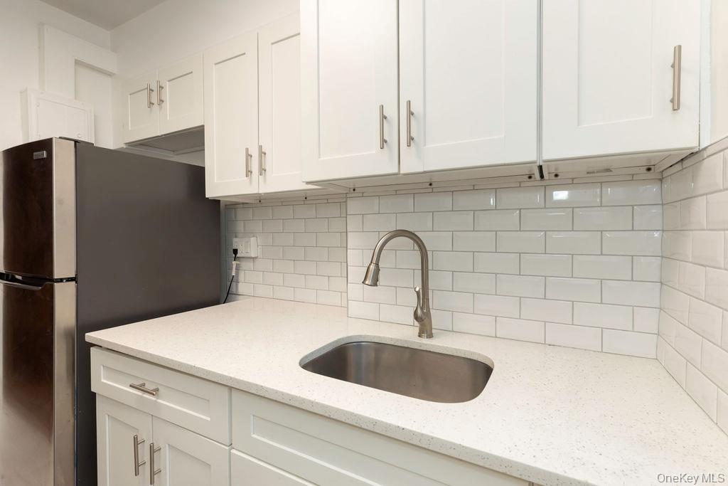 1970 E Tremont Avenue 1c Property Photo 10