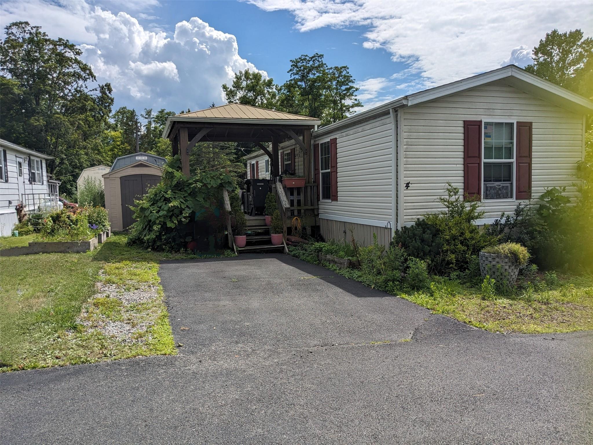4 Treeline Circle 4 Property Photo 1