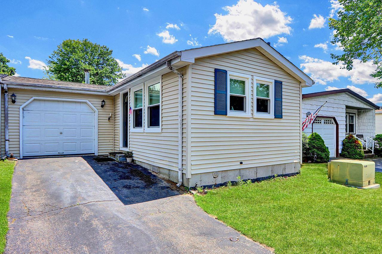 164 Village Circ W