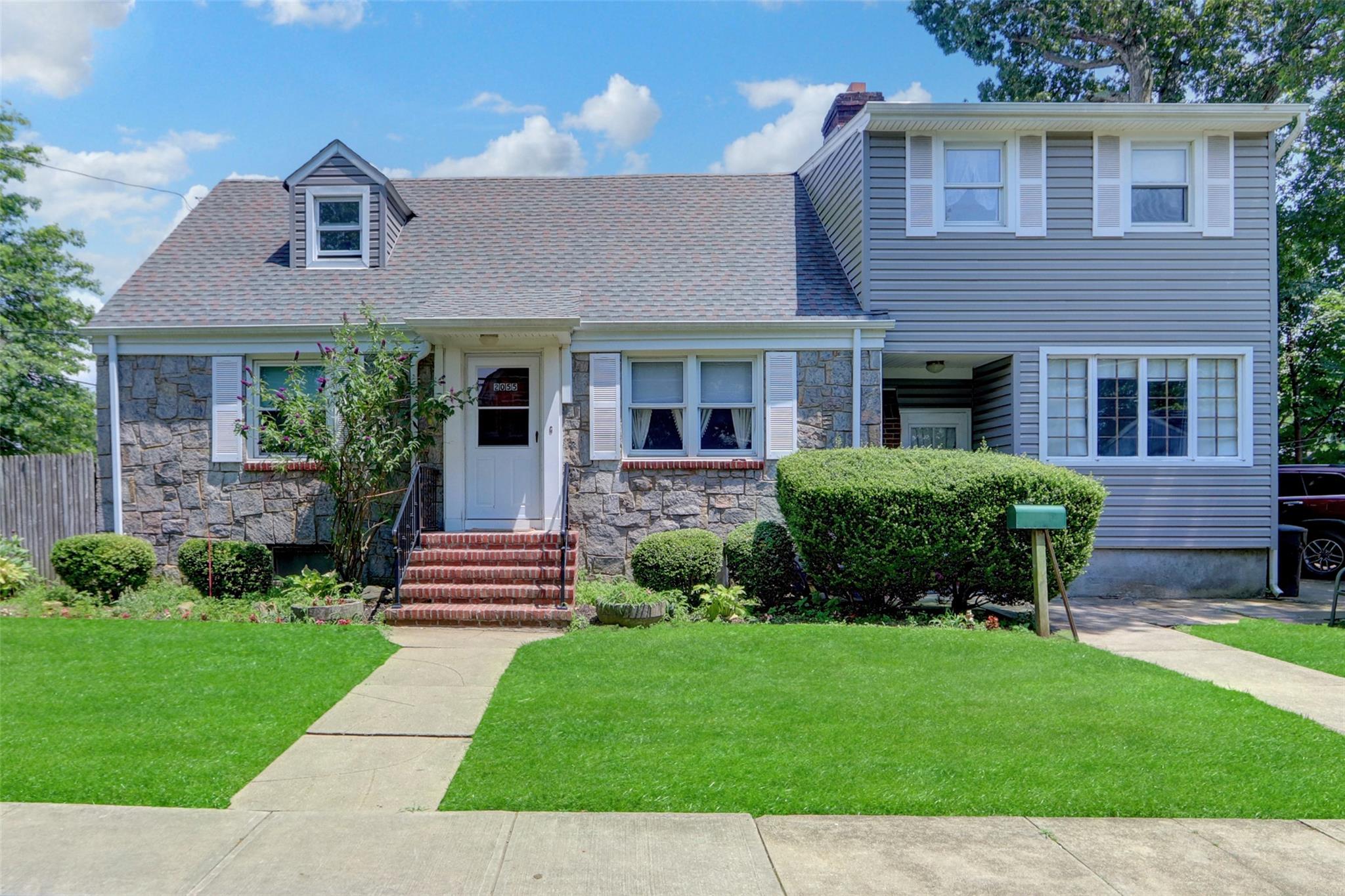 2055 Hillside Avenue Property Photo 1