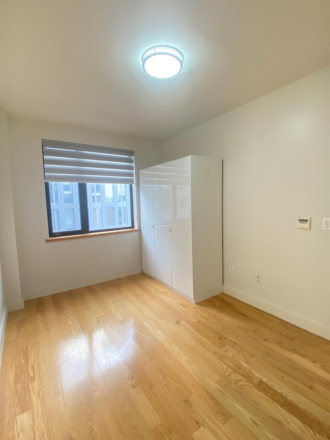 42-22 Crescent Street 3b Property Photo 4