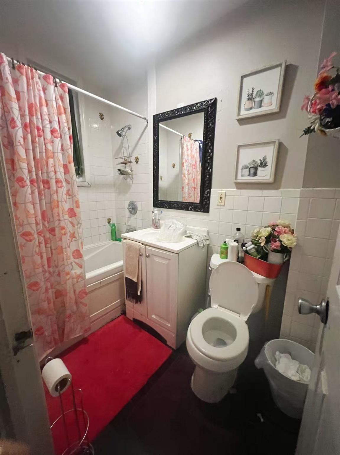 63 1/2 Glen Street Property Photo 5