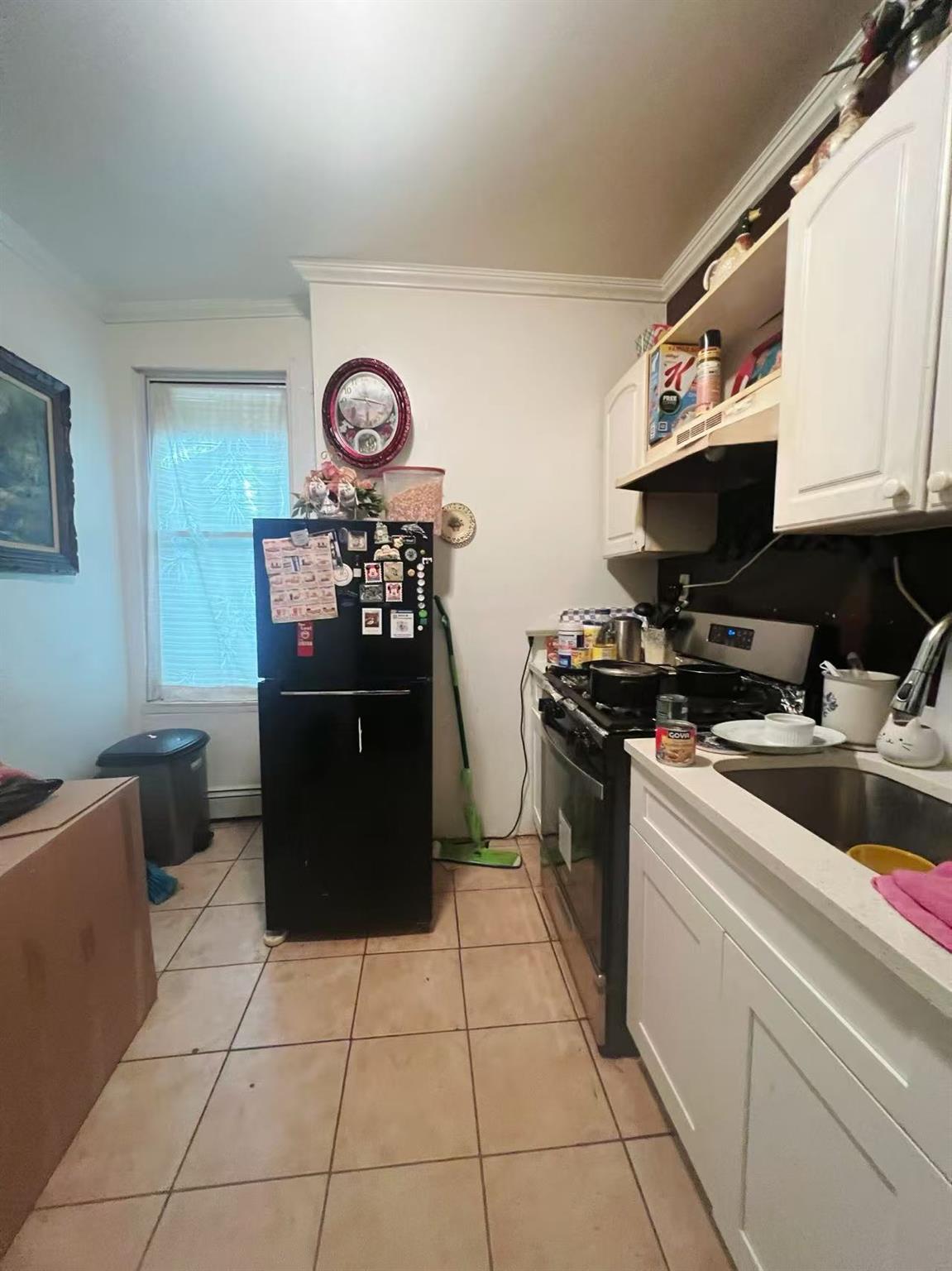 63 1/2 Glen Street Property Photo 9