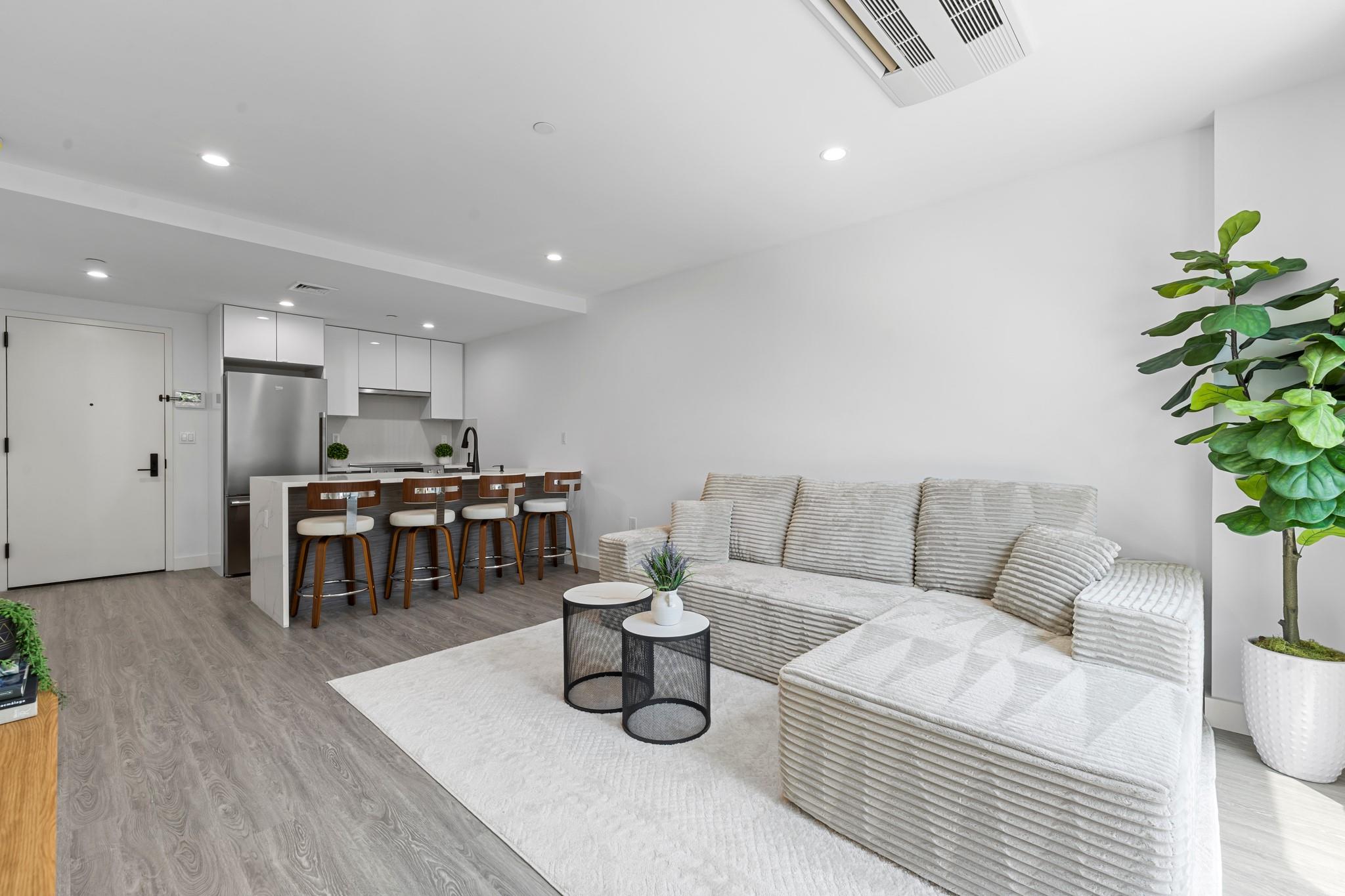 46-40 Vernon Boulevard 2A Property Photo 1