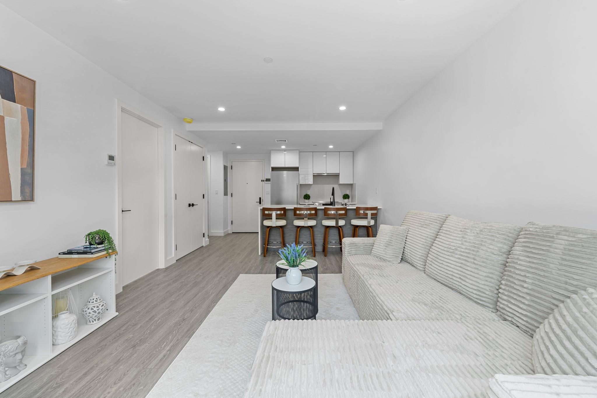 46-40 Vernon Boulevard 2a Property Photo 2