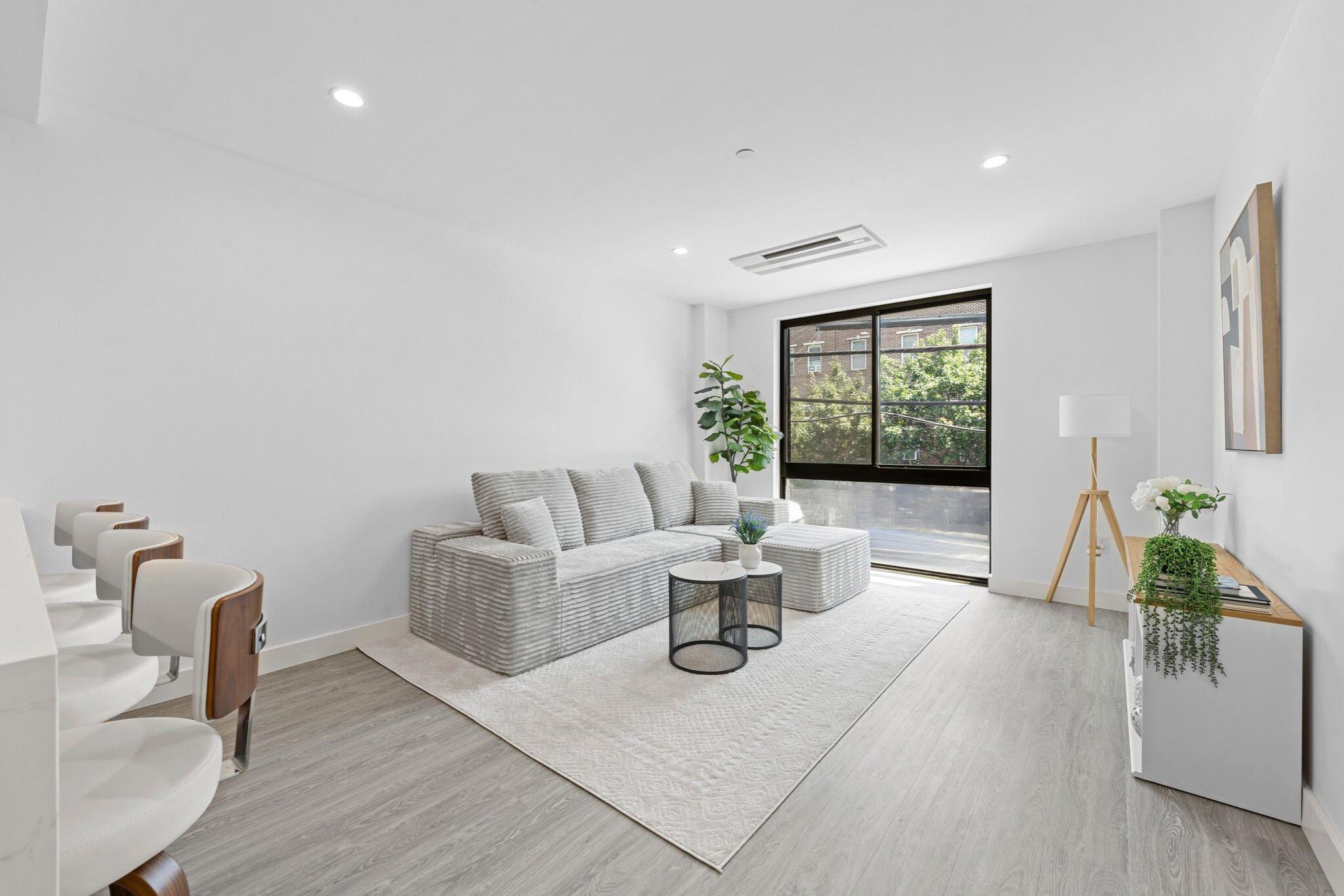 46-40 Vernon Boulevard 2a Property Photo 8