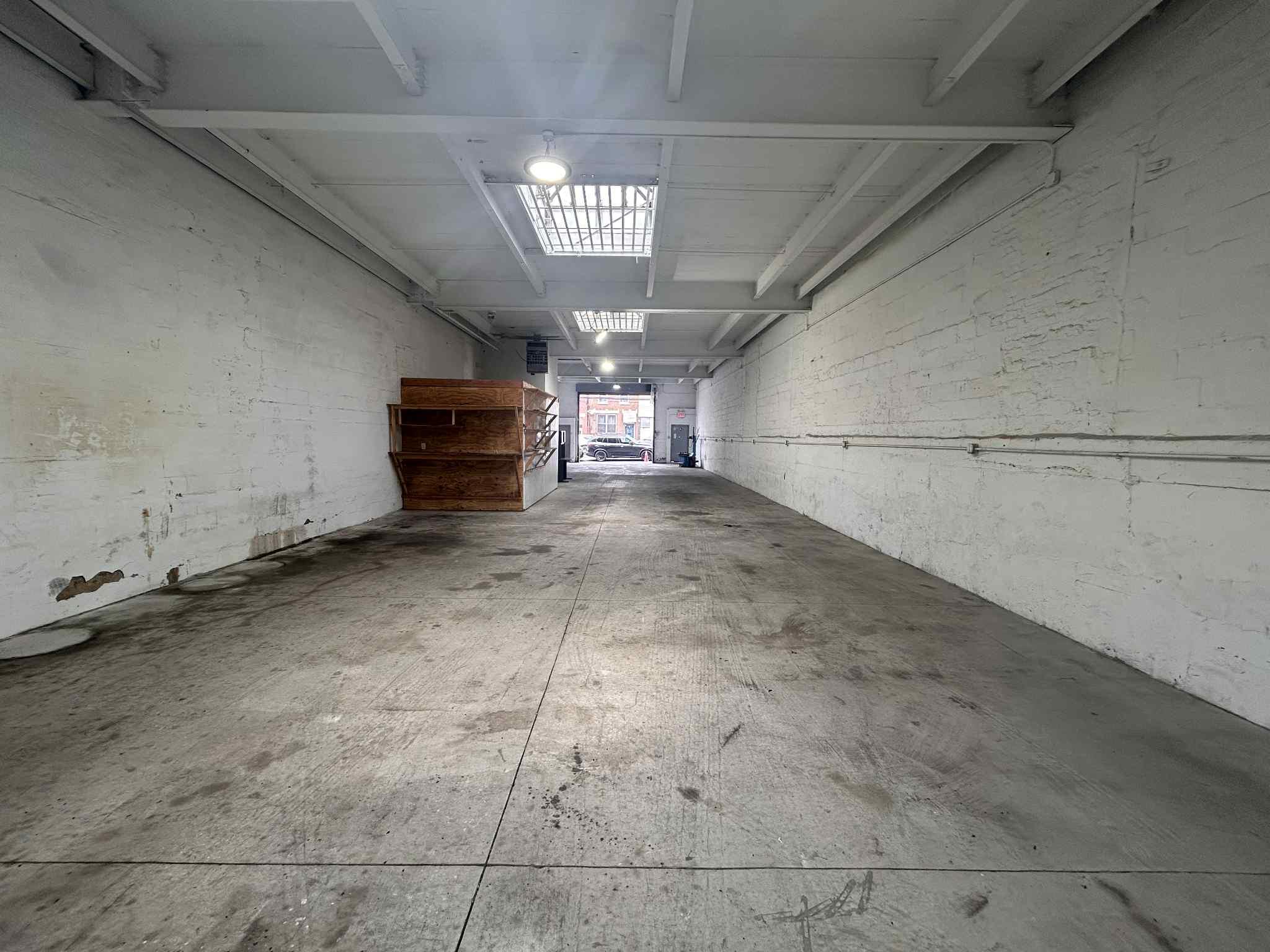 3234 Greenpoint Avenue Property Photo 3