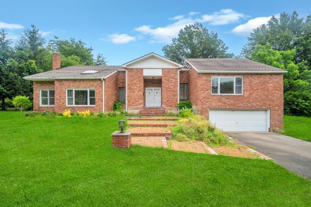 106 Woods Drive Property Photo 1