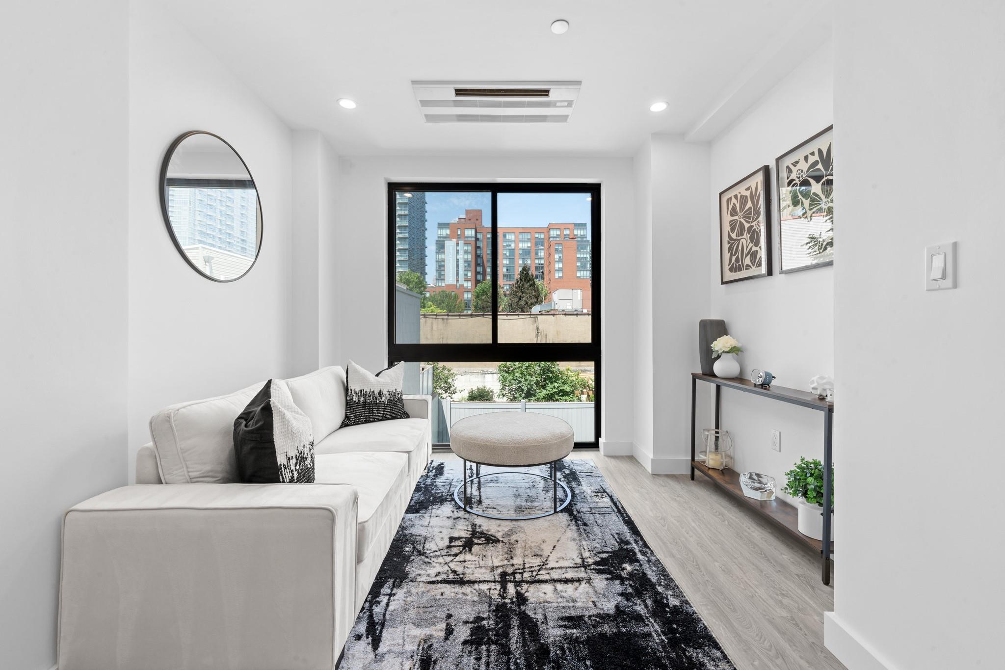 46-40 Vernon Boulevard 2b Property Photo 1