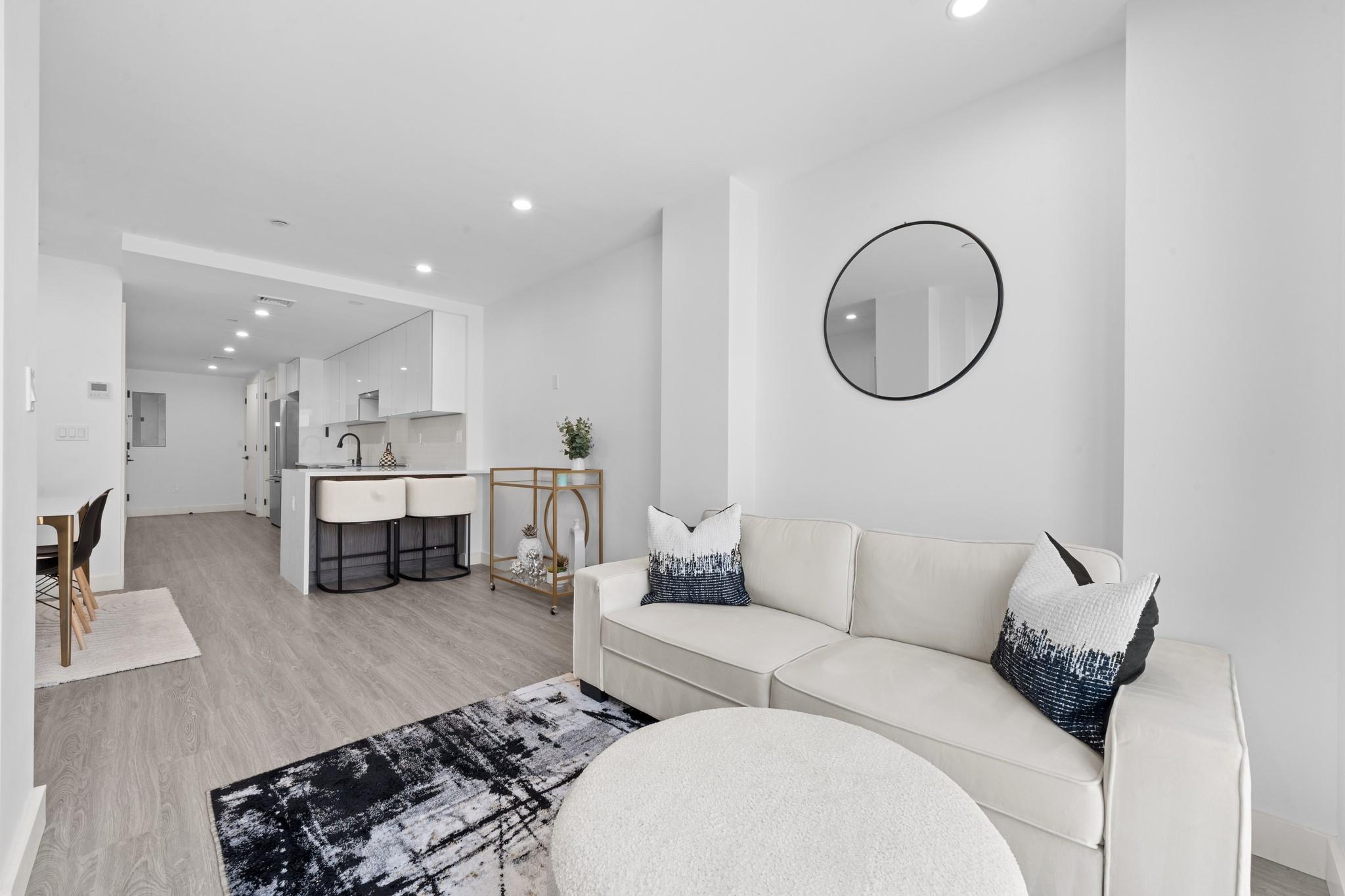 46-40 Vernon Boulevard 2b Property Photo 2