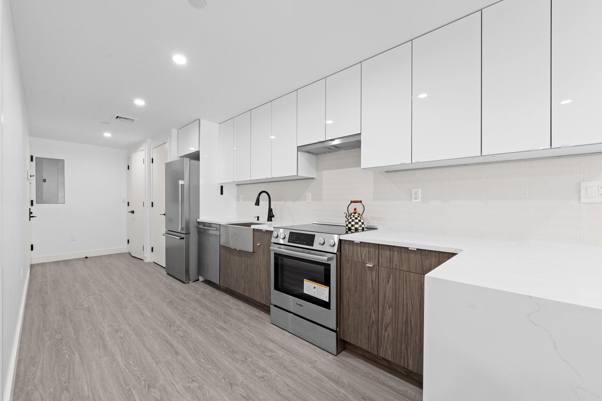 46-40 Vernon Boulevard 2b Property Photo 5