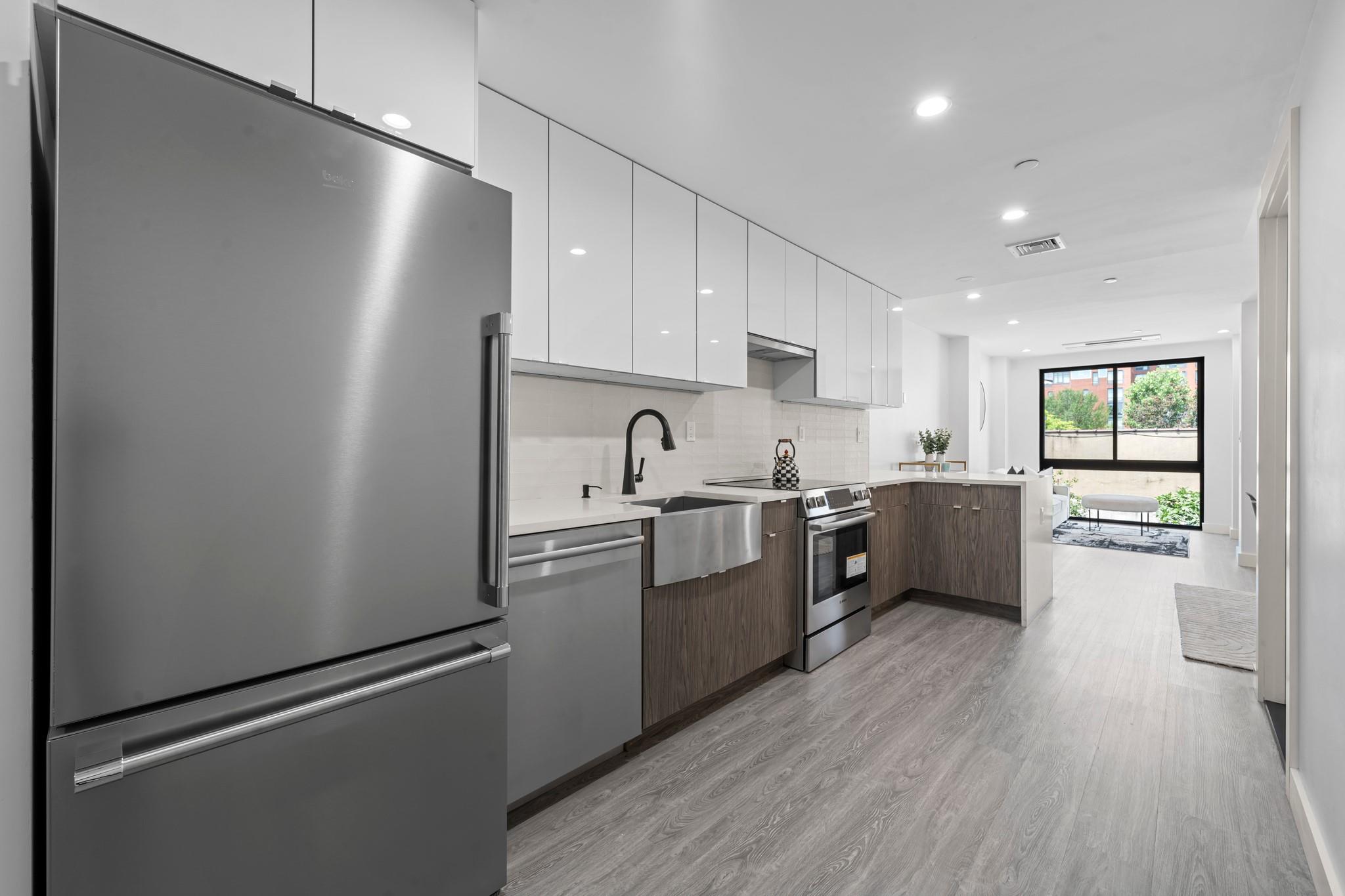 46-40 Vernon Boulevard 2b Property Photo 7