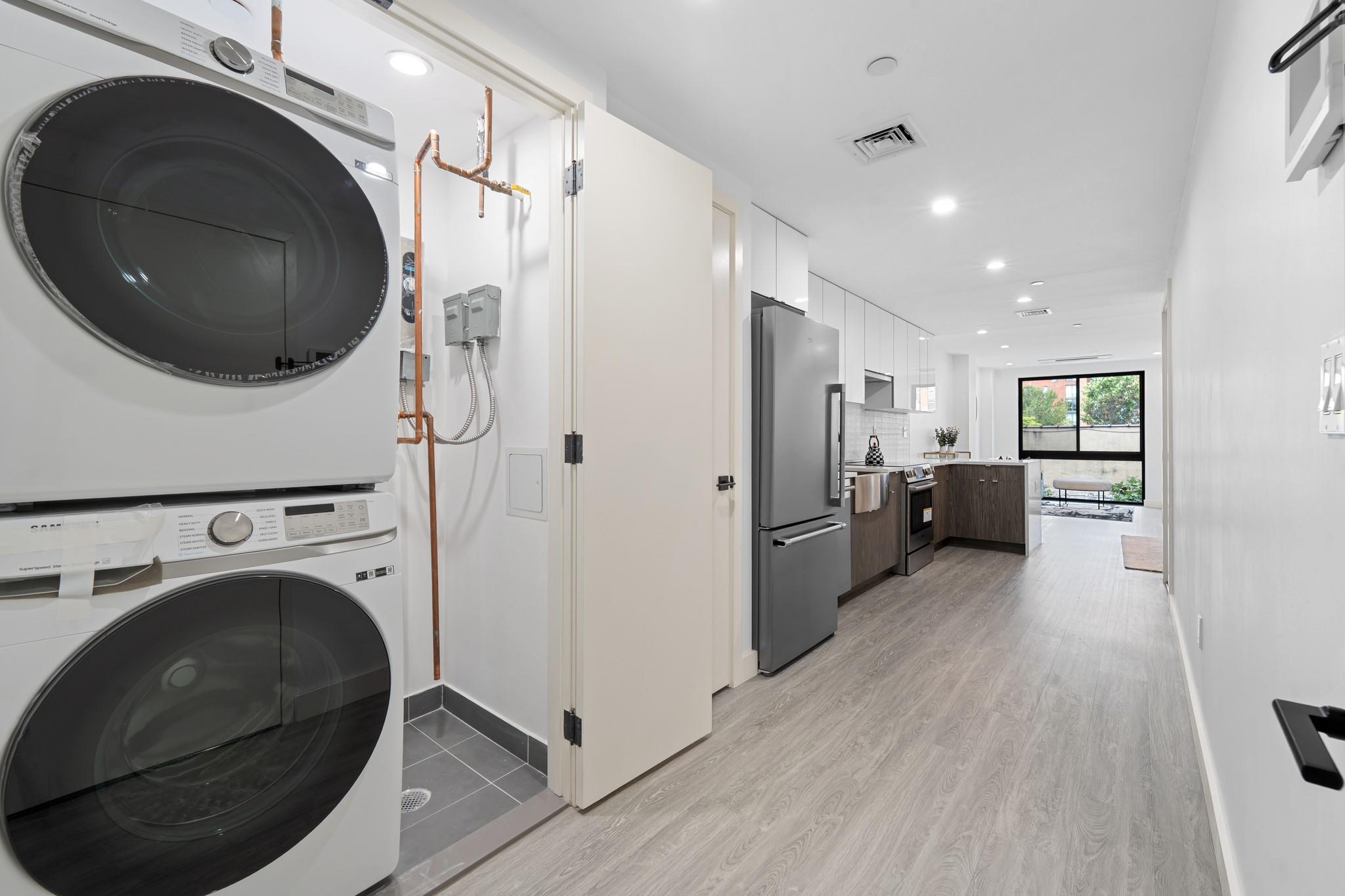 46-40 Vernon Boulevard 2b Property Photo 8