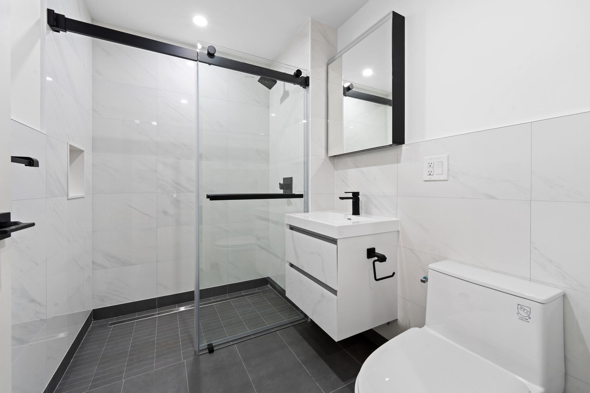 46-40 Vernon Boulevard 2b Property Photo 13