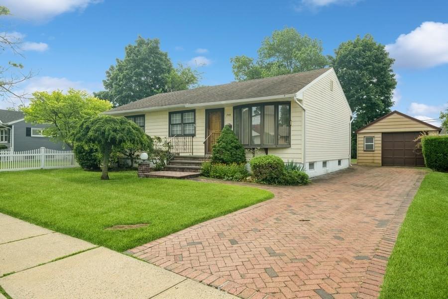 709 Seabury Avenue Property Photo 1