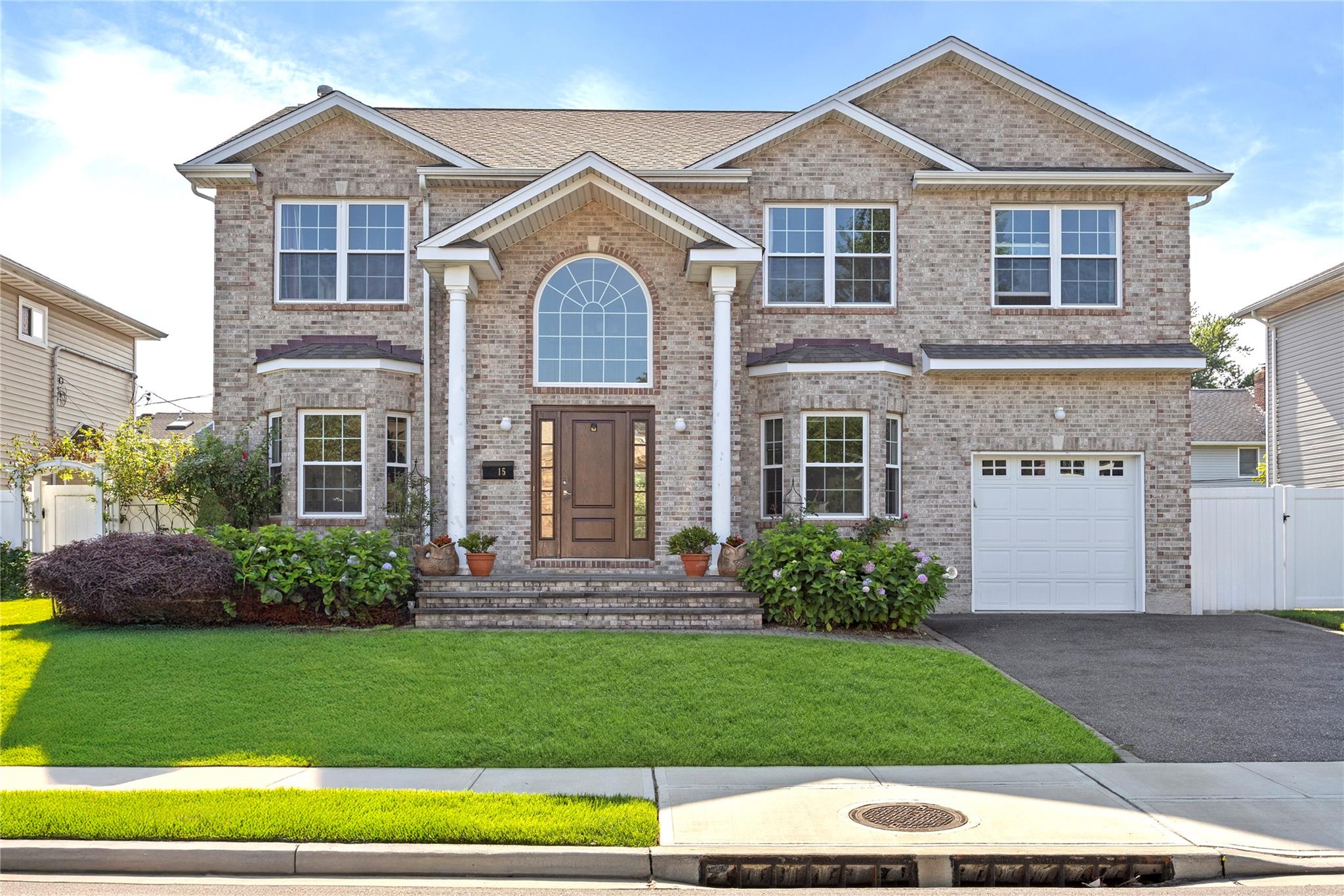15 Southwood Circle Property Photo 1