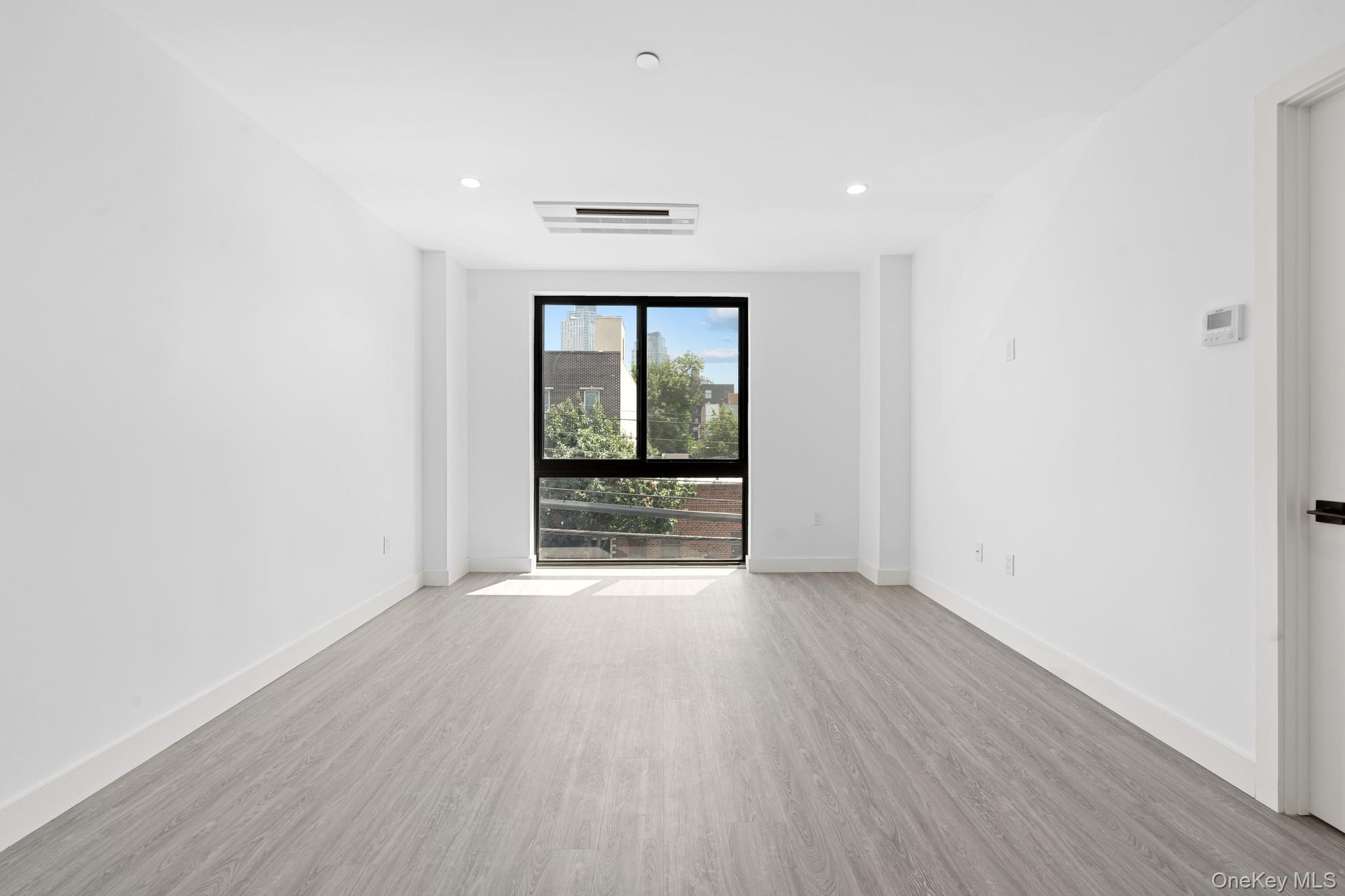 46-40 Vernon Boulevard 3A Property Photo 1