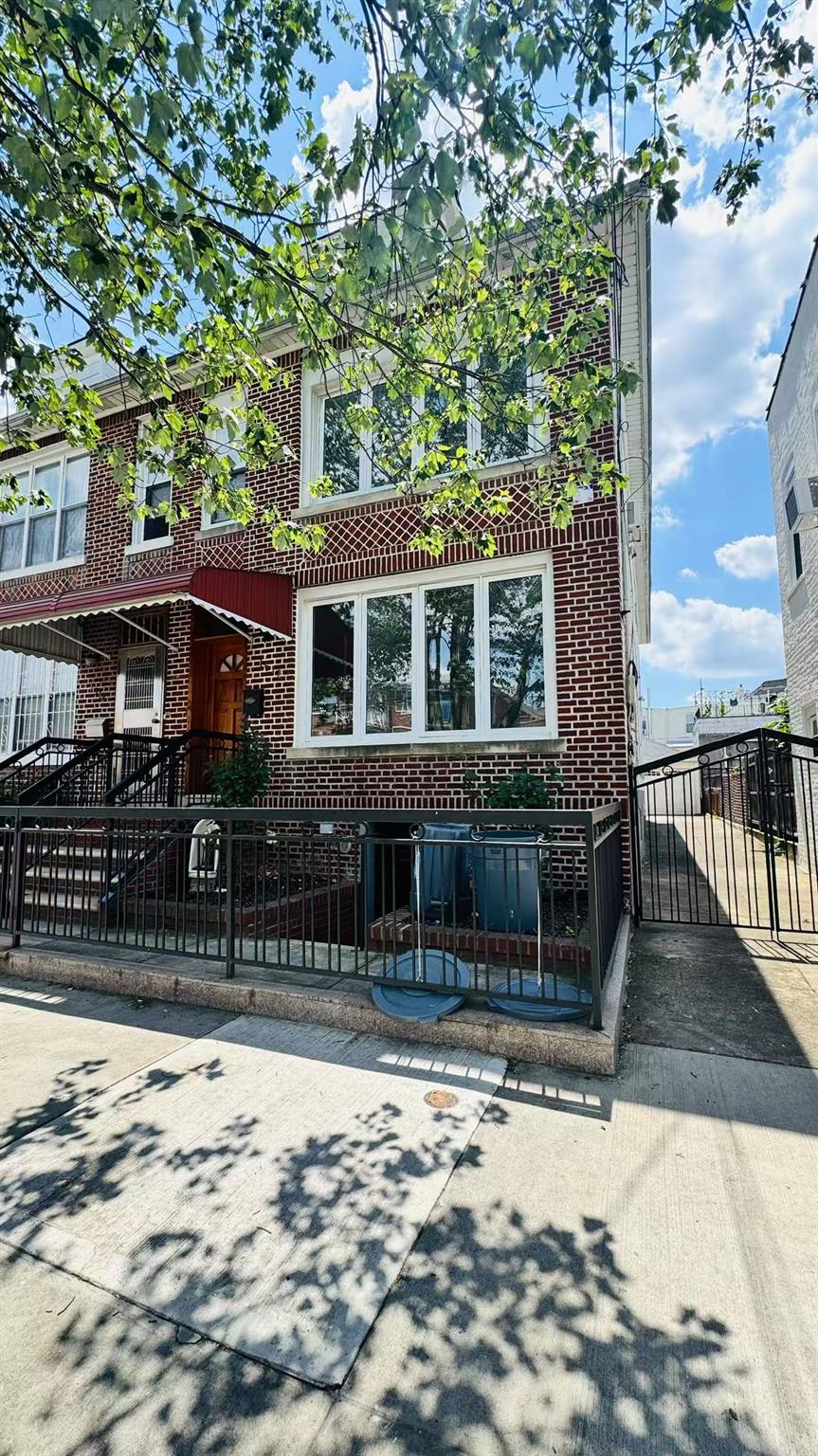 1512 74th Street Property Photo 1