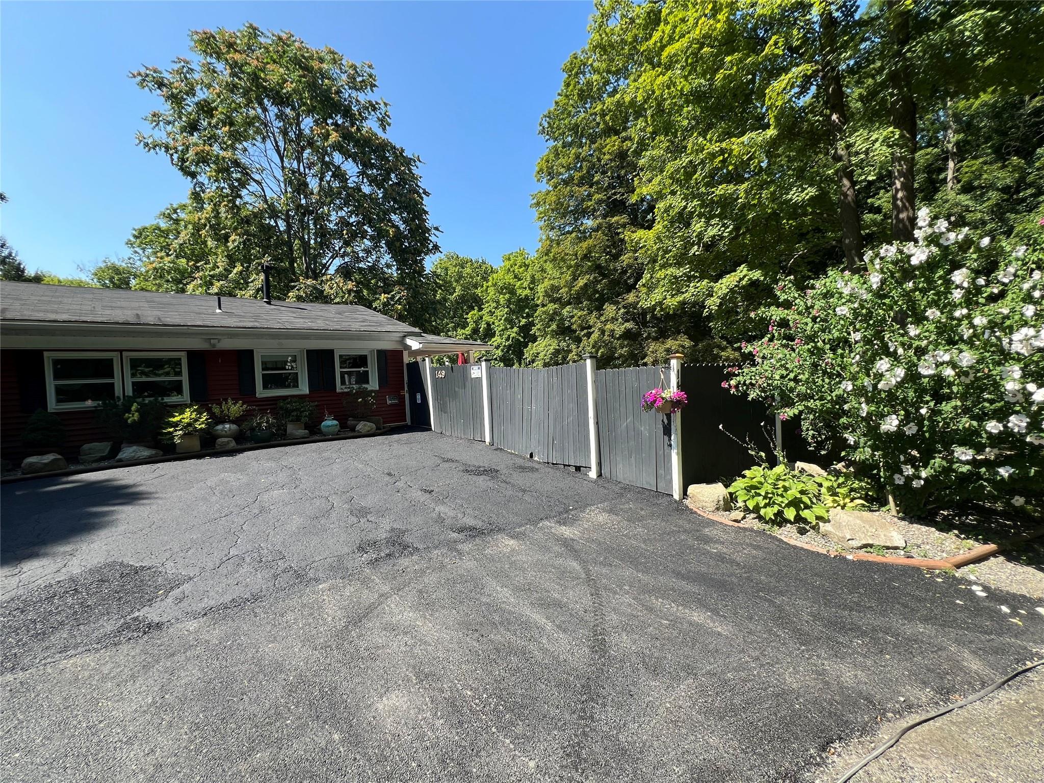 149 Jaycox Road Property Photo 1
