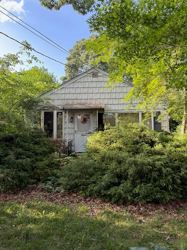 11 W Hemlock Street
