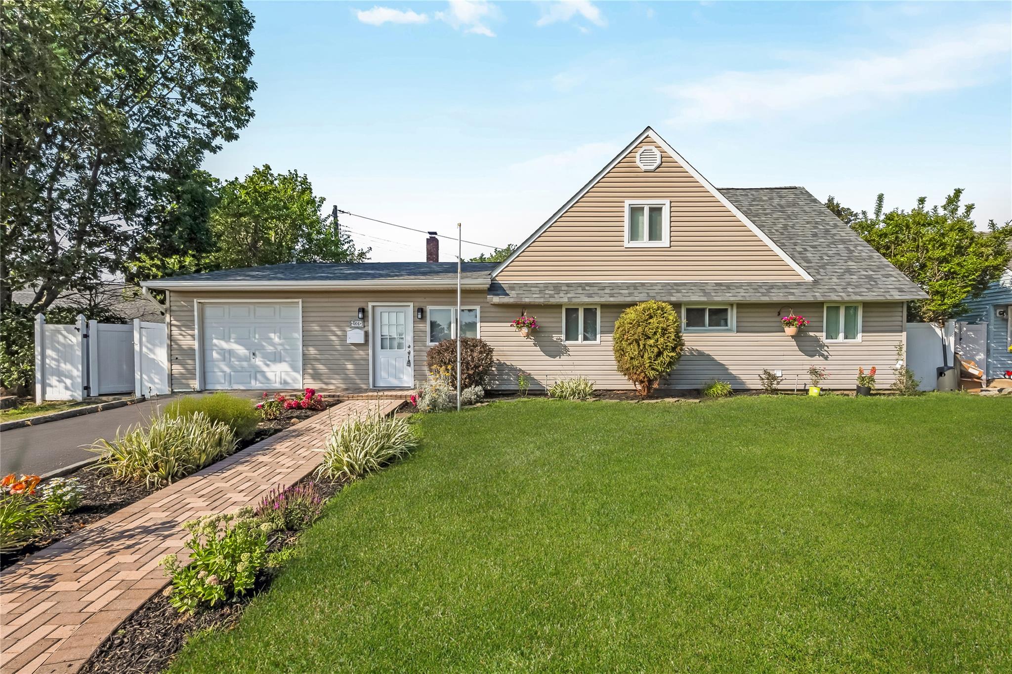 406 Red Maple Drive Property Photo 1