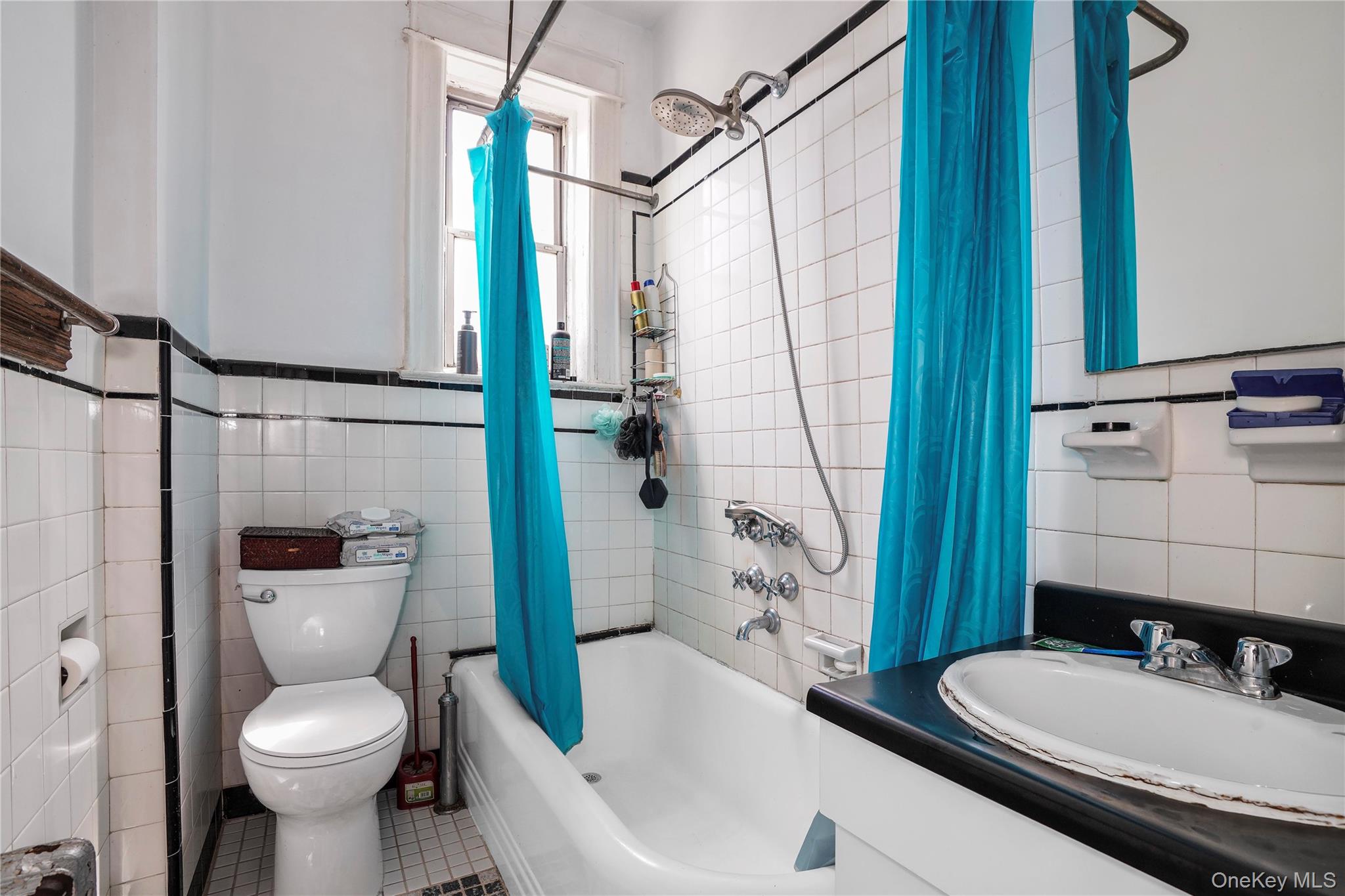 6046 Putnam Avenue Property Photo 11