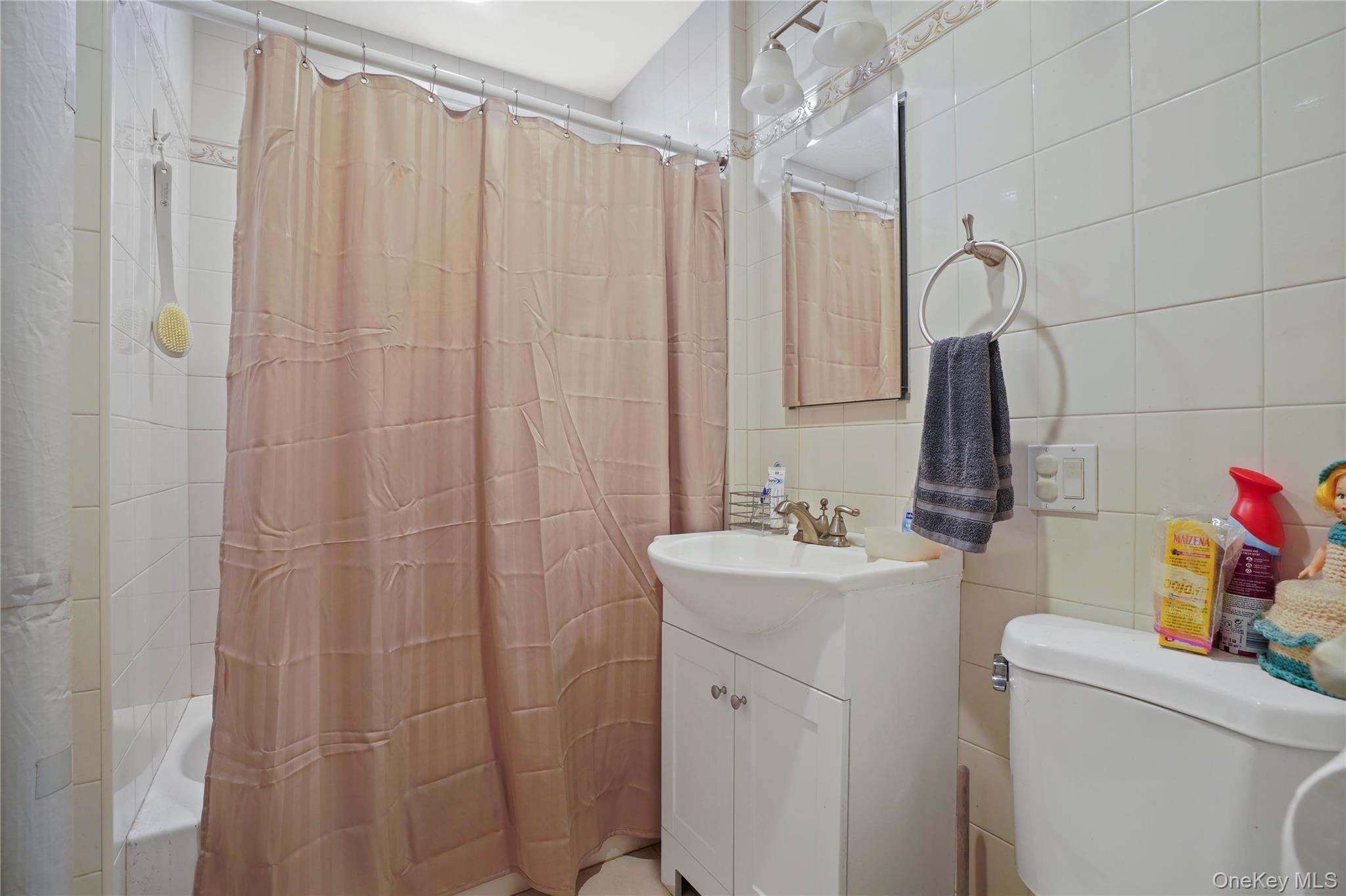 6046 Putnam Avenue Property Photo 19