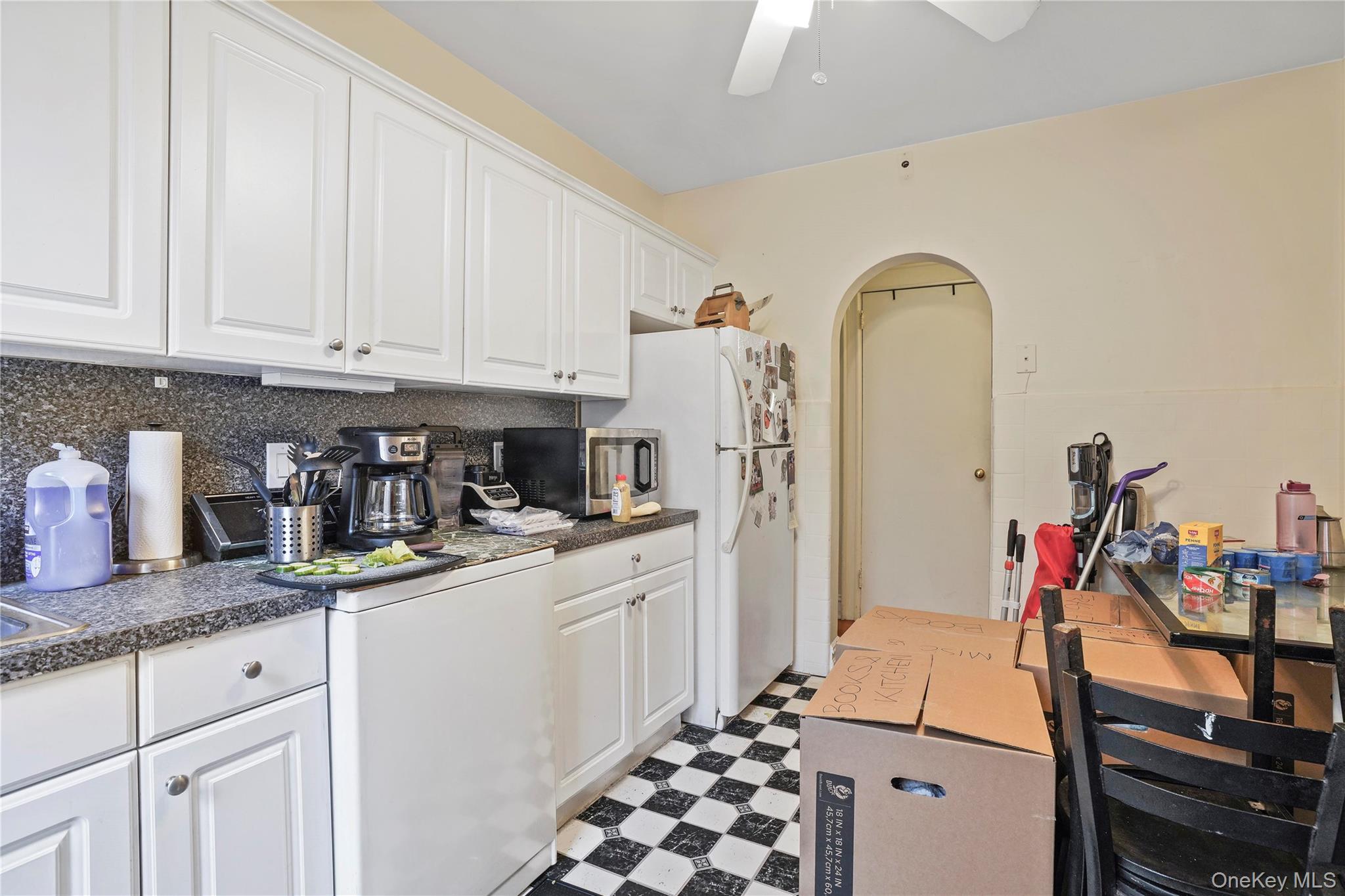 6046 Putnam Avenue Property Photo 26