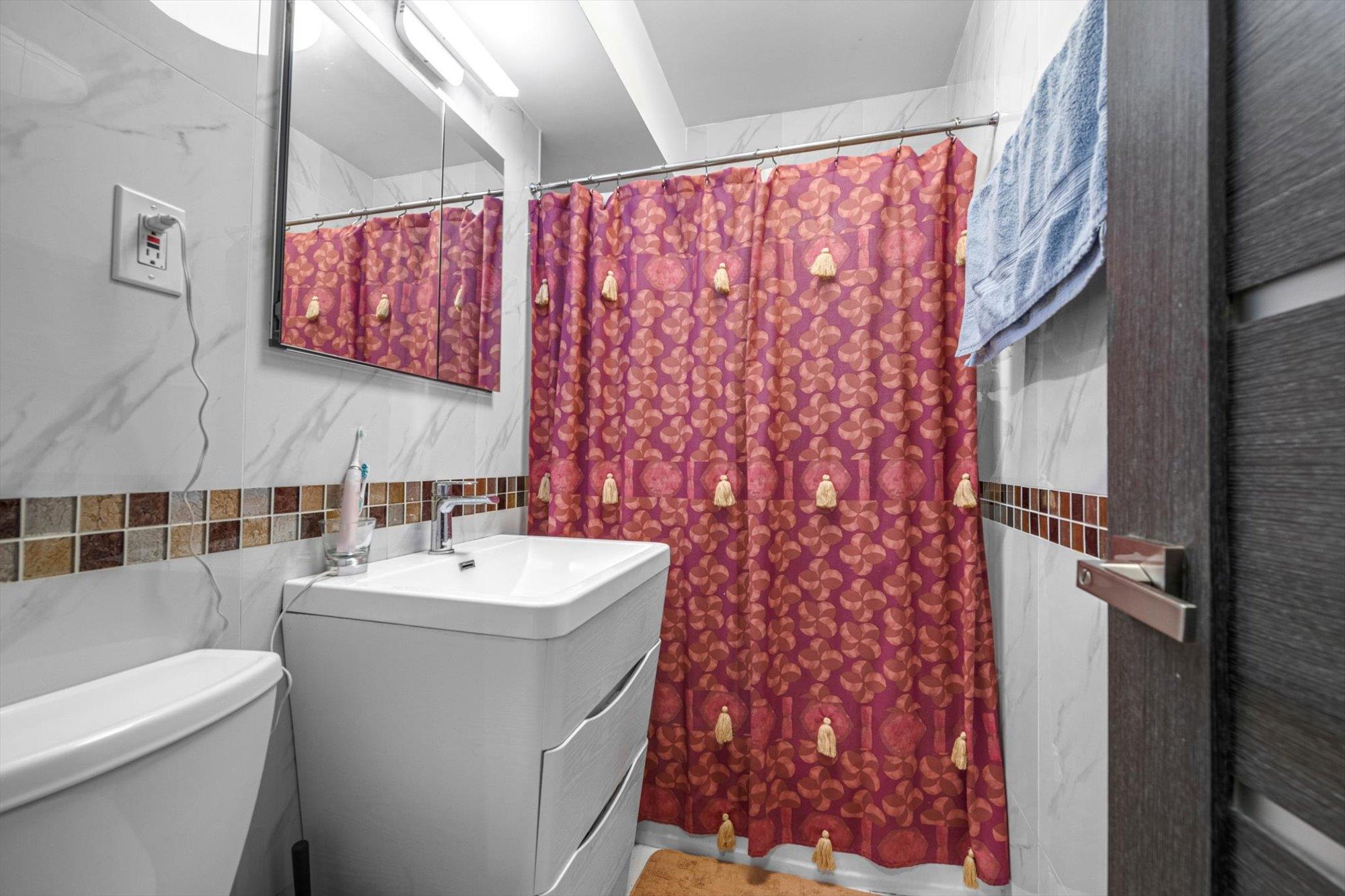 61-45 98 Street 11g Property Photo 9