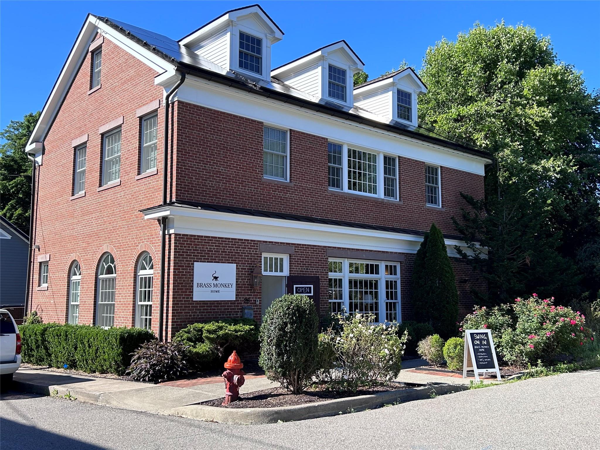 26 Main St