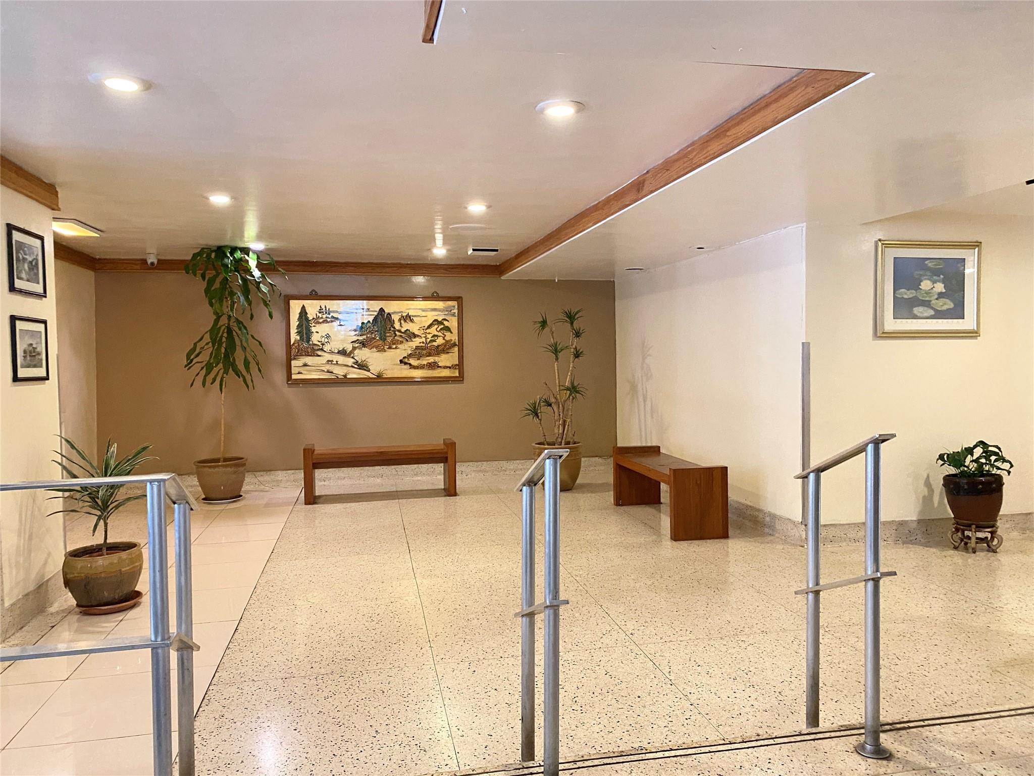13705 Franklin Avenue 6L Property Photo 1