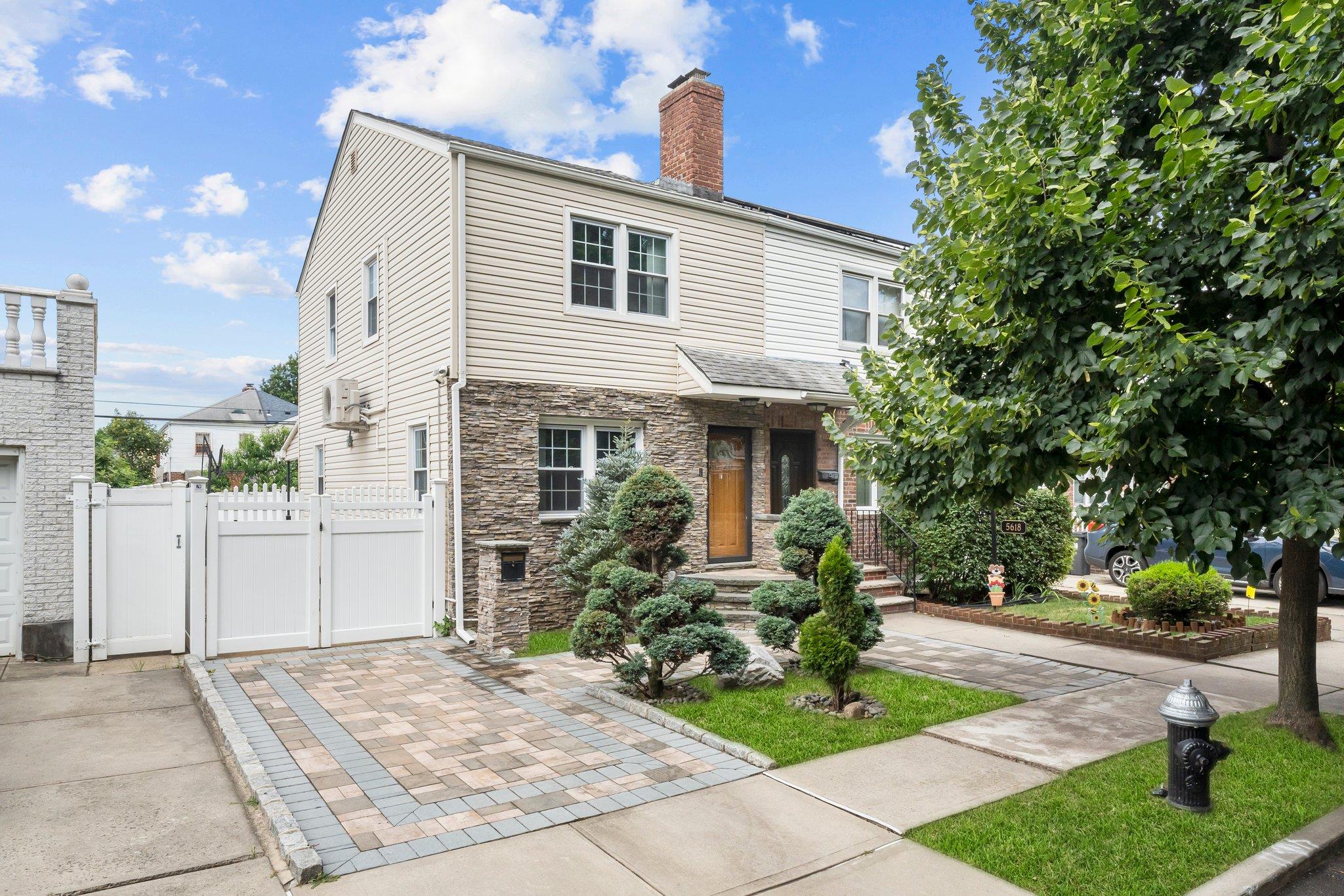 5620 185th Street Property Photo 1