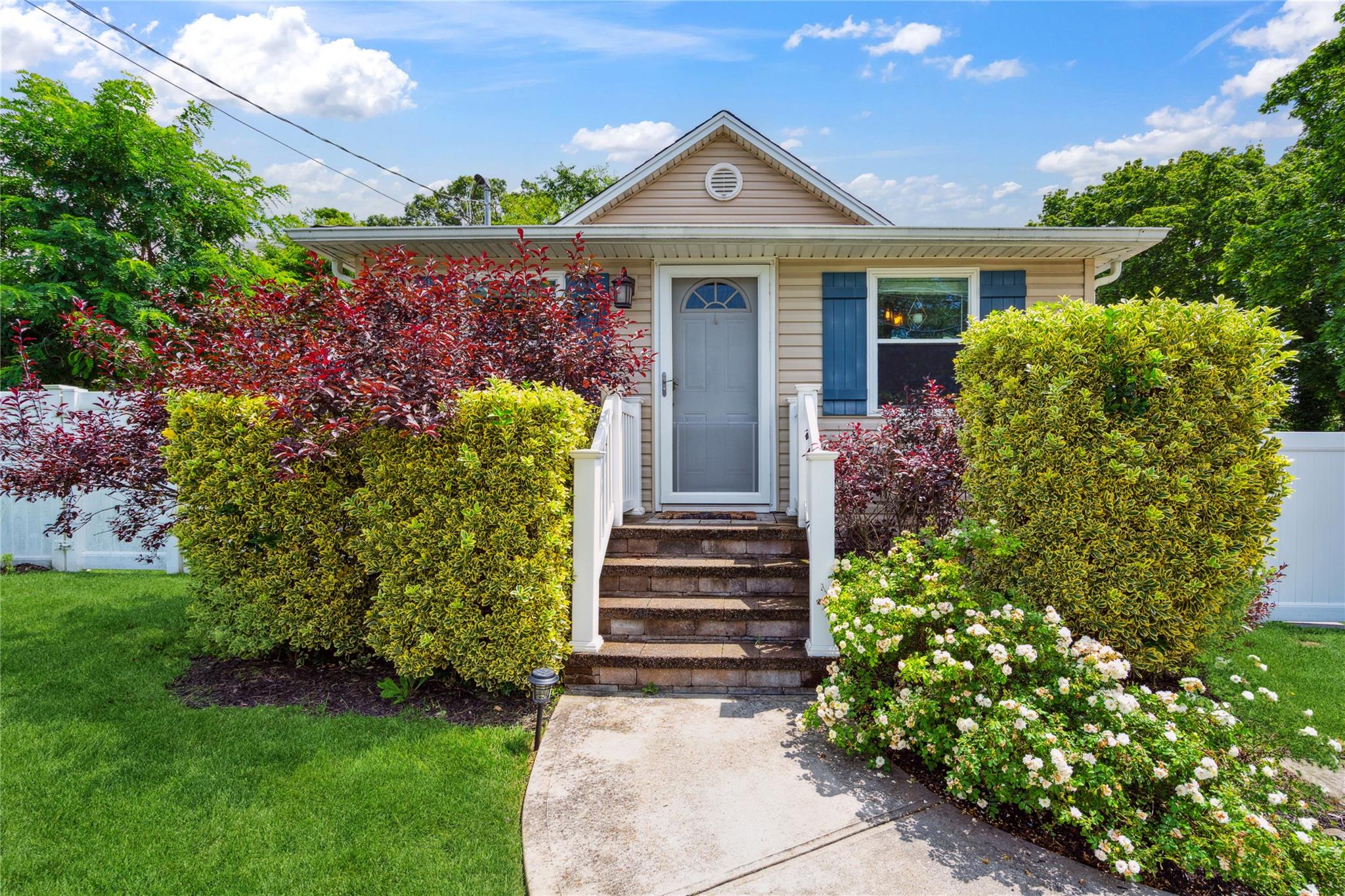 25 Woodycrest Drive