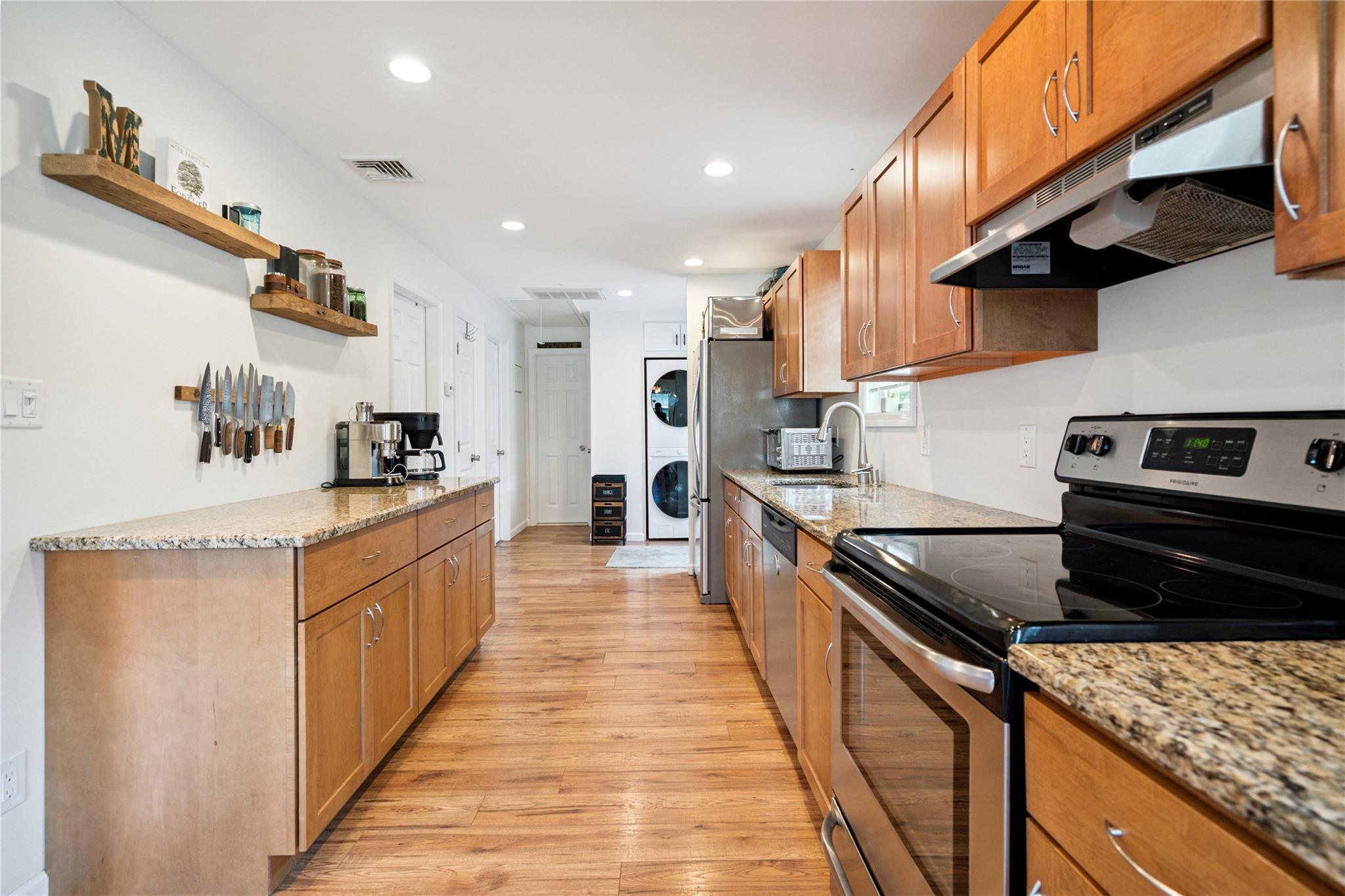 25 Woodycrest Drive Property Photo 6