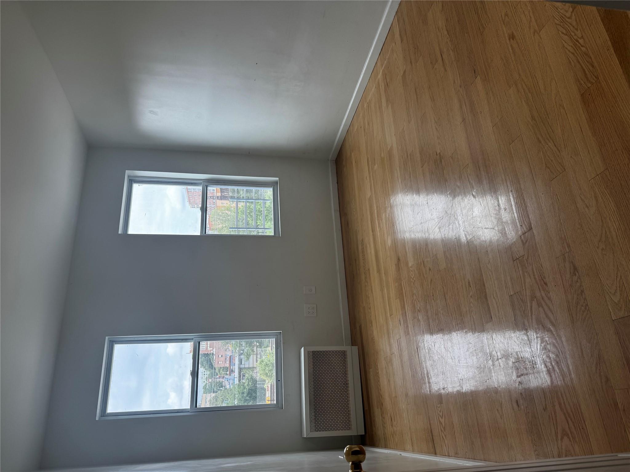 1249 Bronx River Avenue 2r Property Photo 1