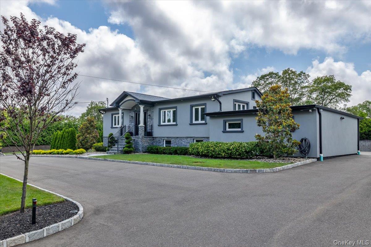 154 Mac Arthur Boulevard Property Photo 3
