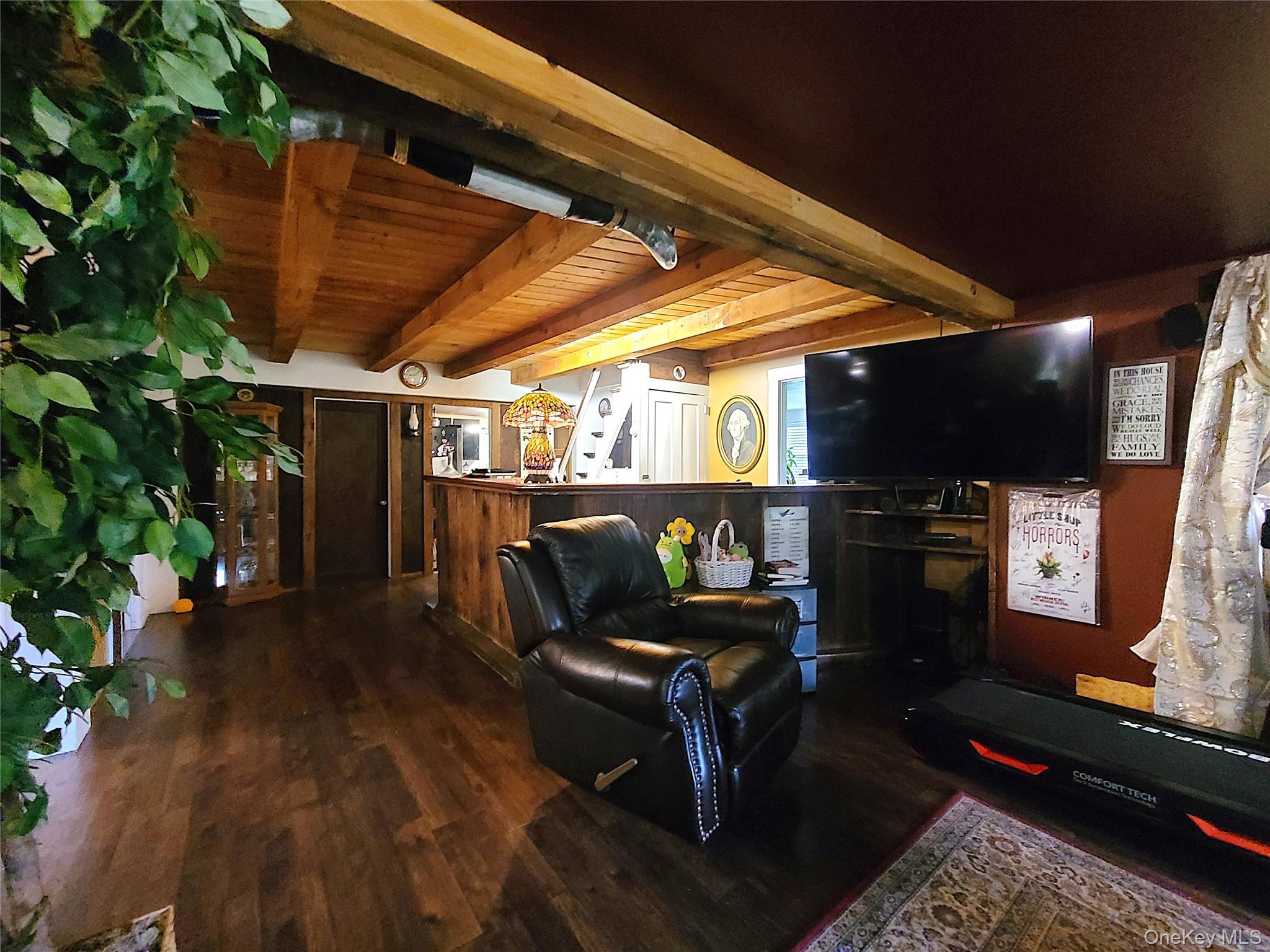 28 Martin Lane Property Photo 15