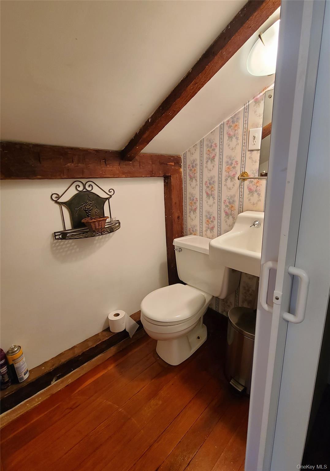 28 Martin Lane Property Photo 24