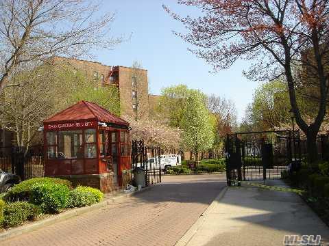 150-30 71 Avenue 4F Property Photo 1