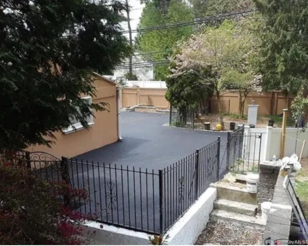 445 W Hartsdale Avenue Property Photo 12