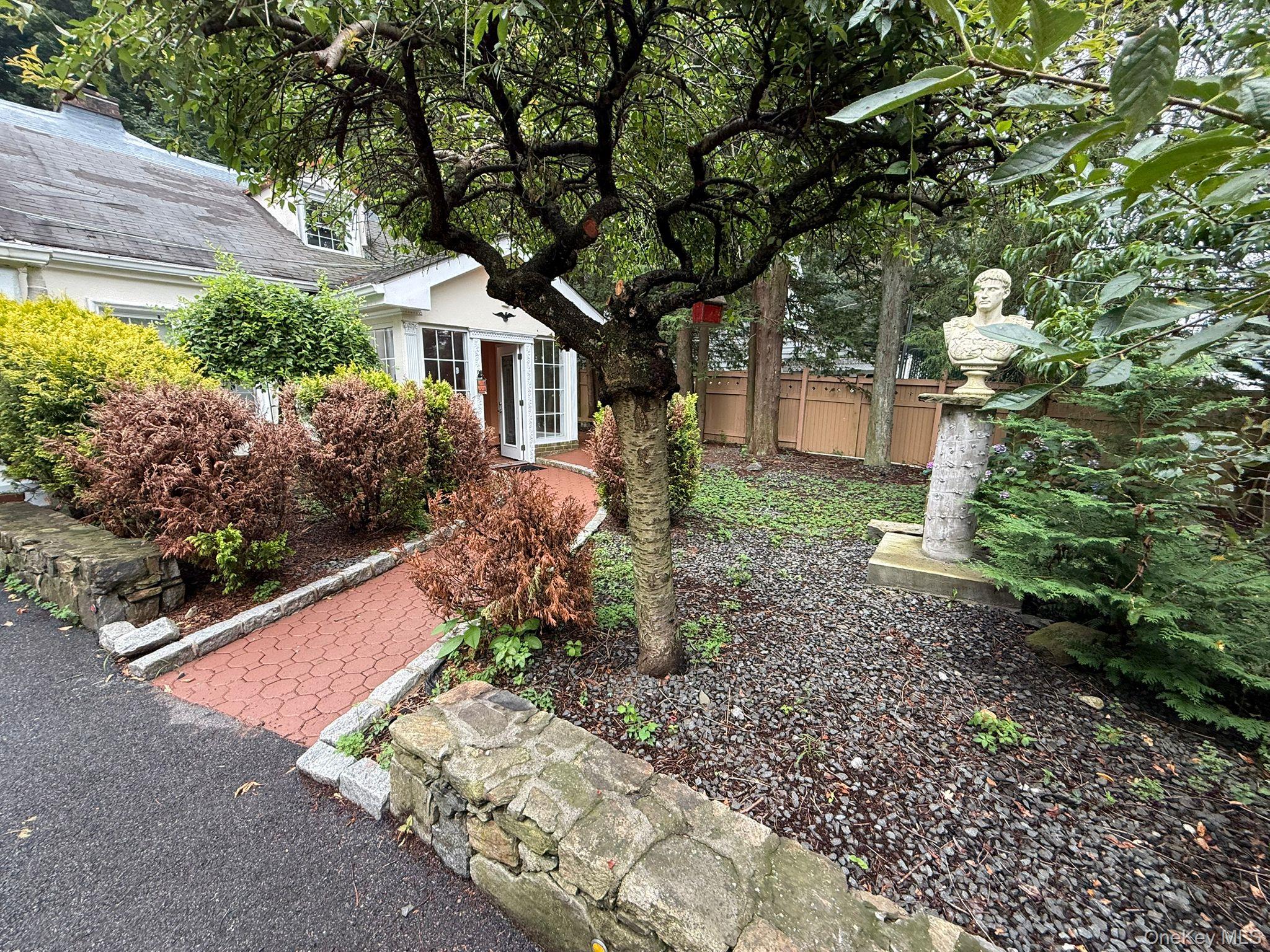 445 W Hartsdale Avenue Property Photo 13