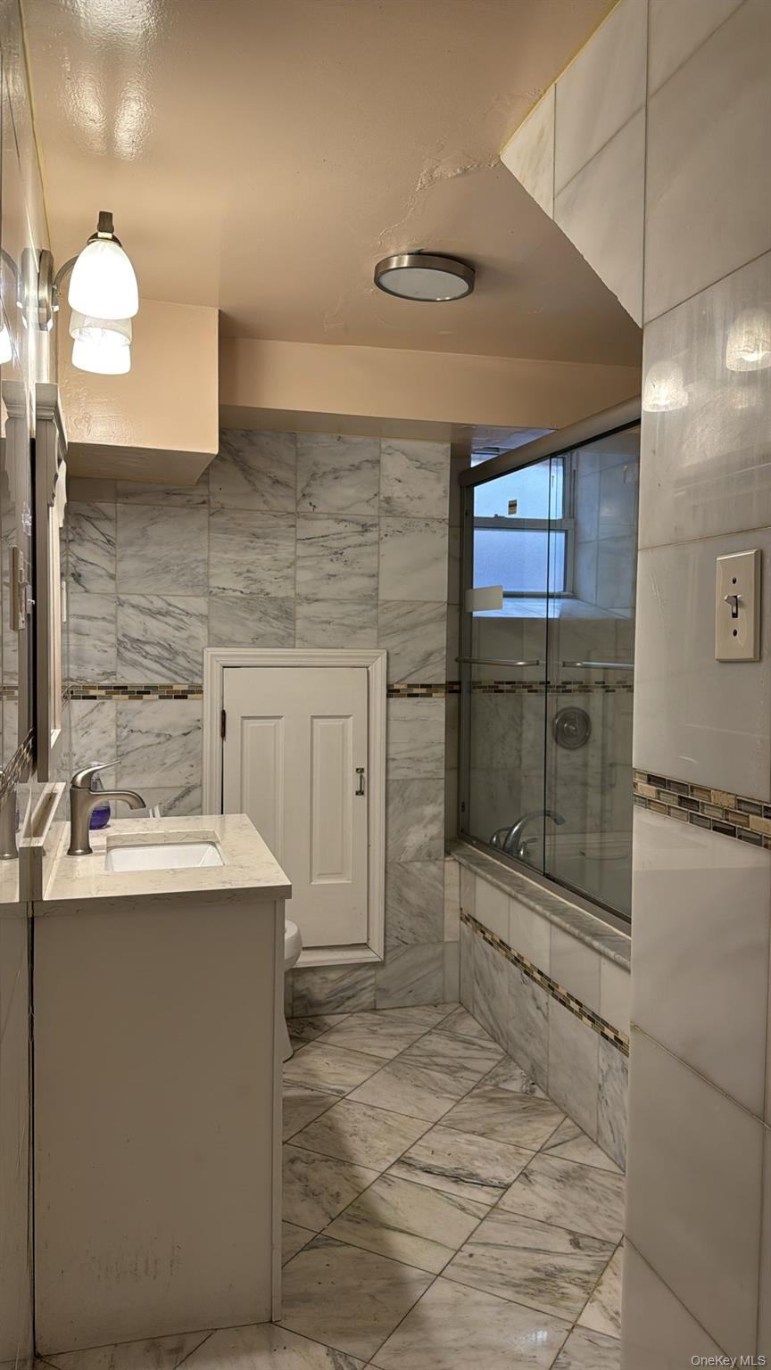 445 W Hartsdale Avenue Property Photo 28