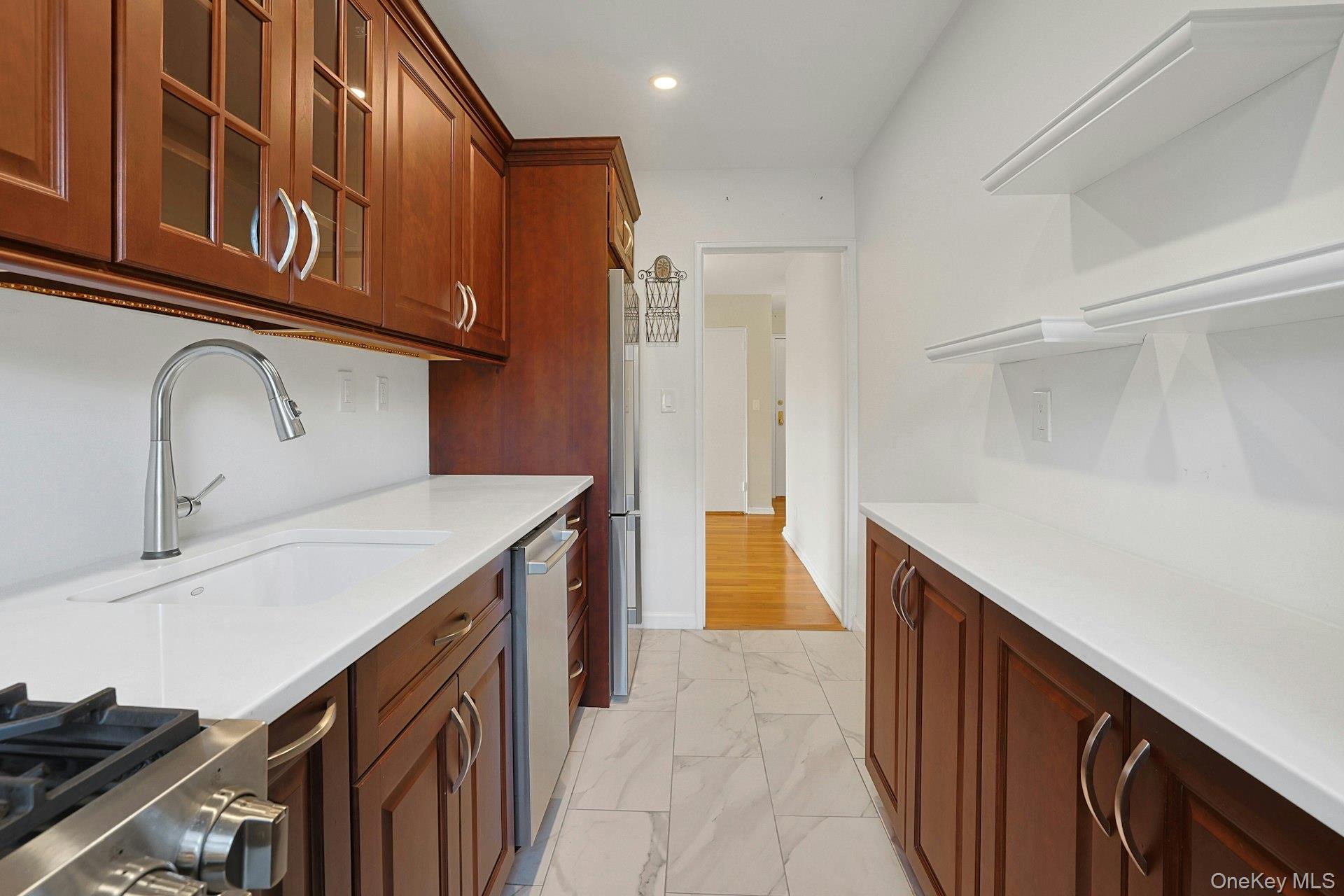 19 Old Mamaroneck Road 6m Property Photo 14