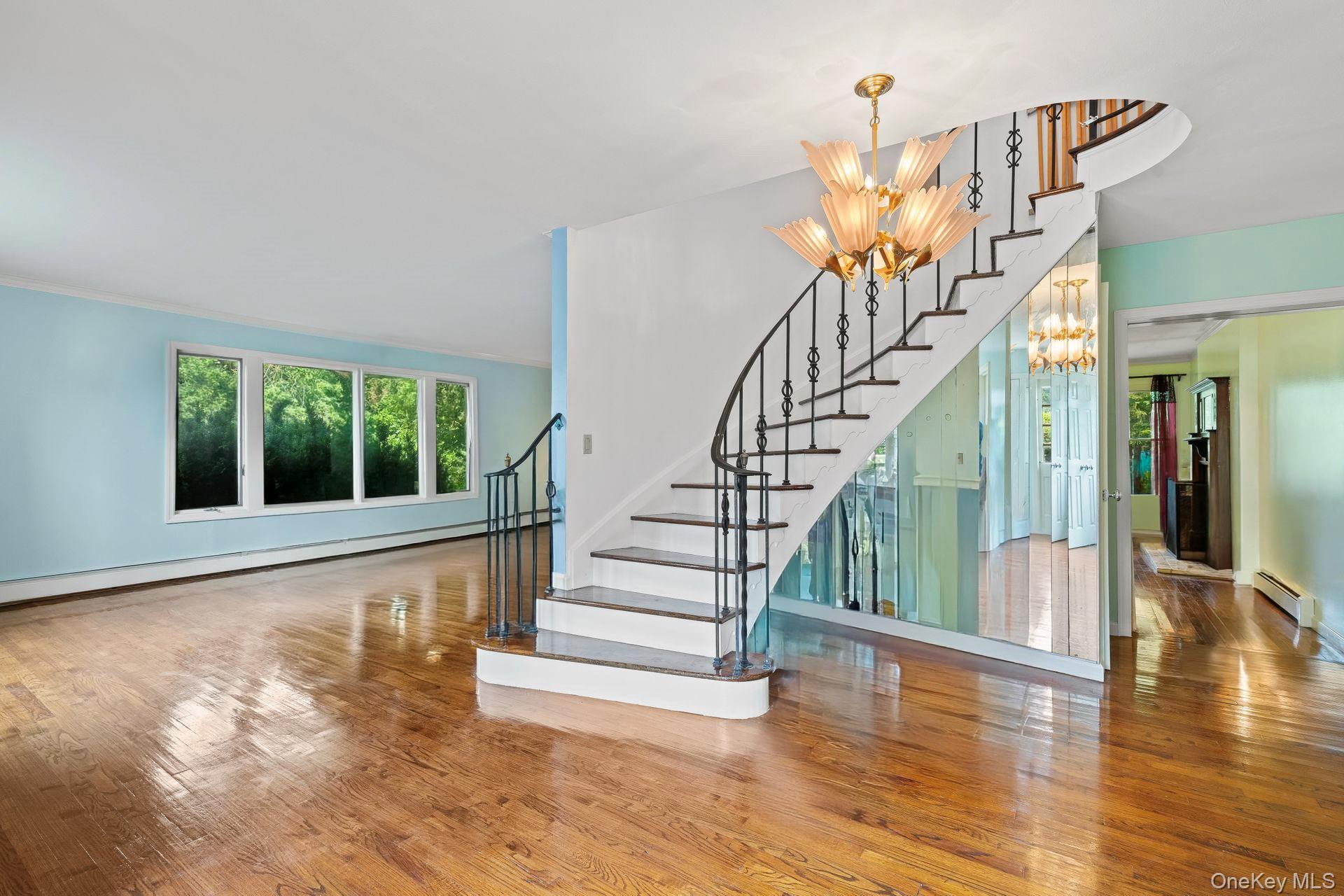 13 Whitney Circle Property Photo 5